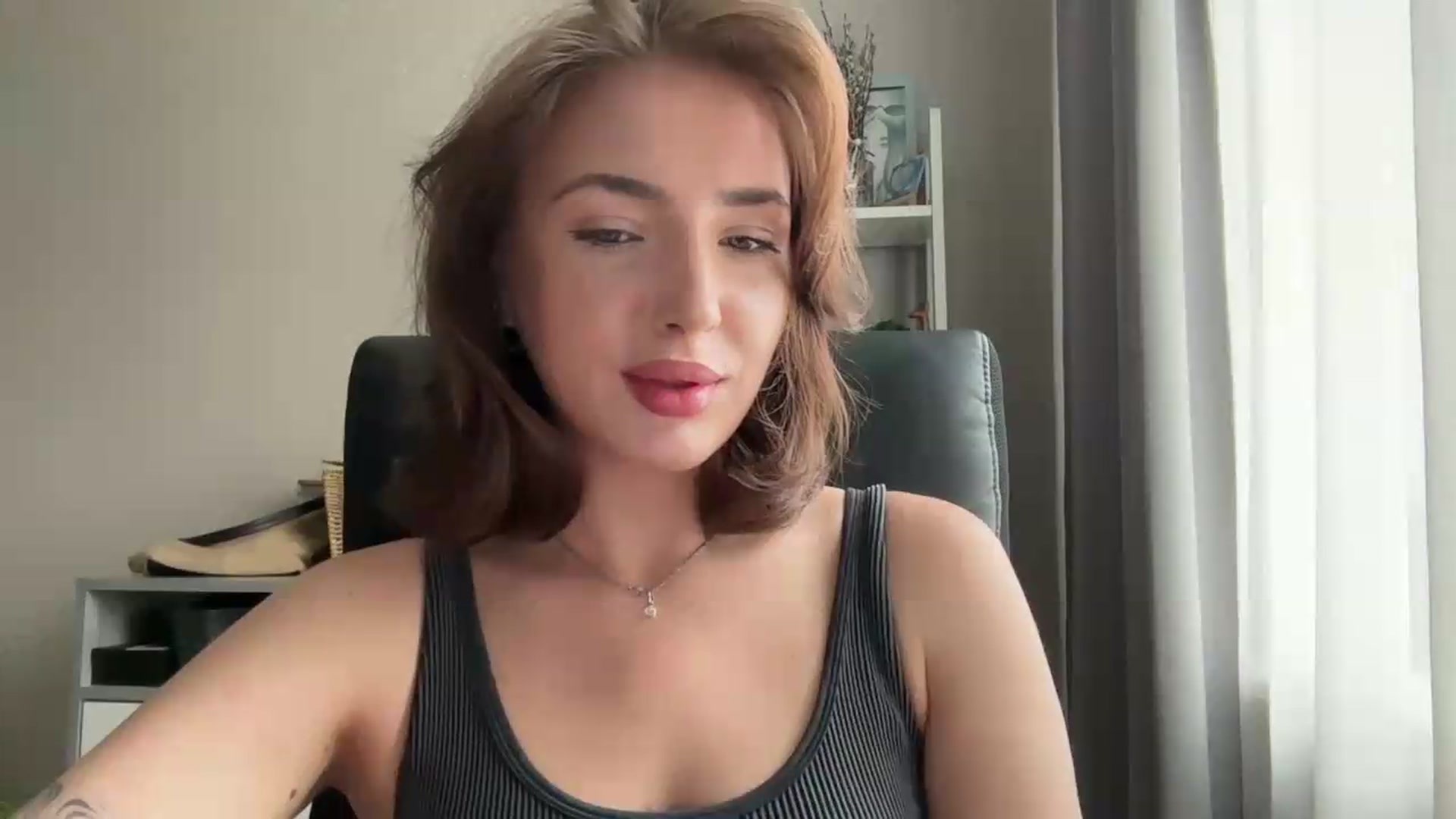 Gallery image thumbnail from Di_Pearl's myfreecams stream on, 06/27/2026, 12:26 image 7 of 20