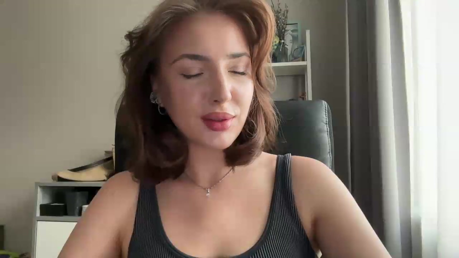 Gallery image thumbnail from Di_Pearl's myfreecams stream on, 06/27/2026, 12:26 image 13 of 20