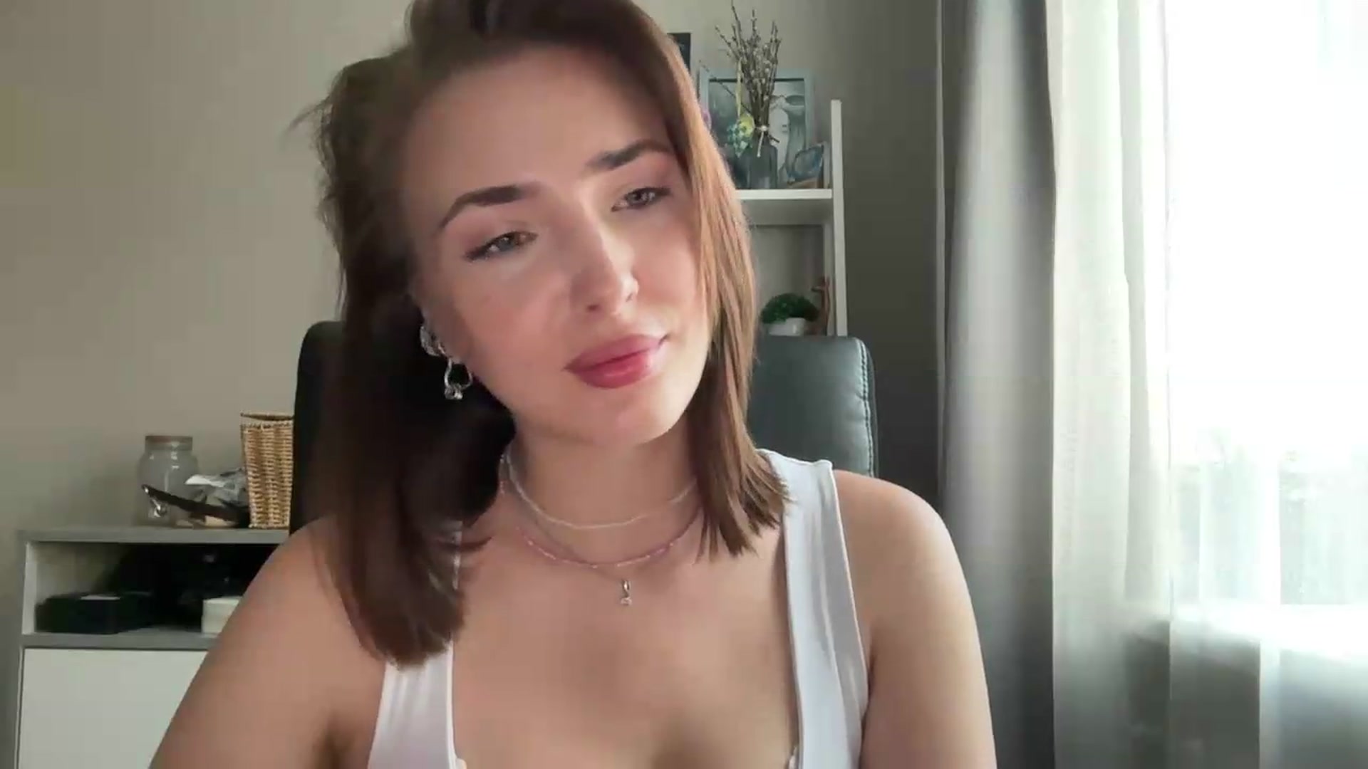Gallery image thumbnail from Di_Pearl's myfreecams stream on, 06/29/2026, 16:18 image 12 of 20