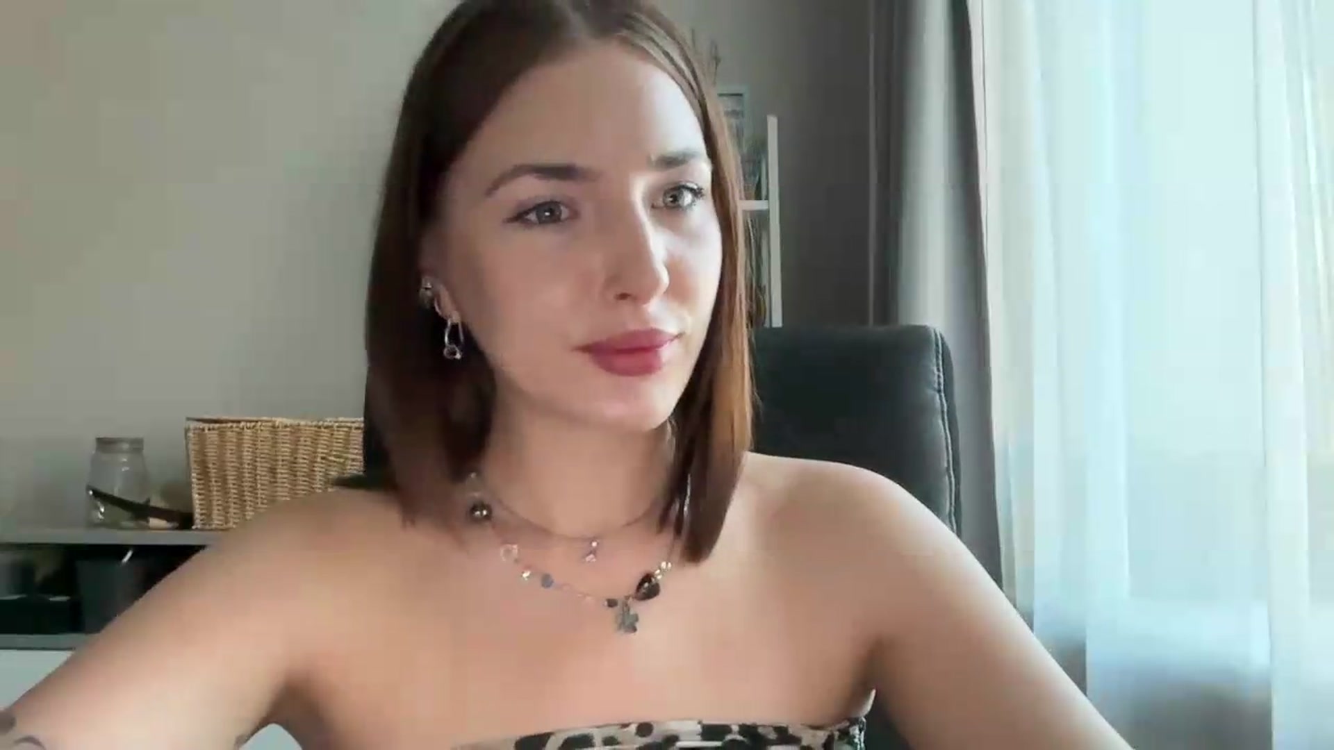 Gallery image thumbnail from Di_Pearl's myfreecams stream on, 06/30/2026, 16:14 image 13 of 20