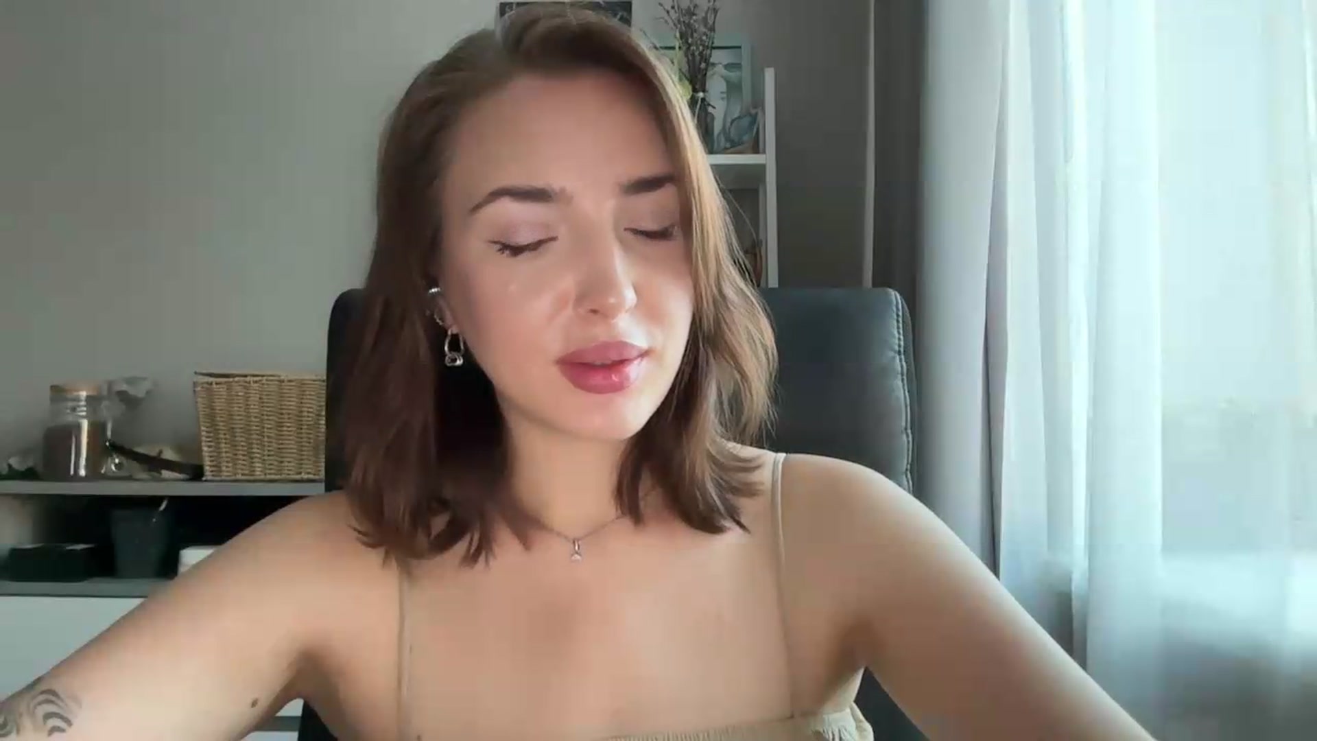 Gallery image thumbnail from Di_Pearl's myfreecams stream on, 07/01/2026, 16:31 image 20 of 20