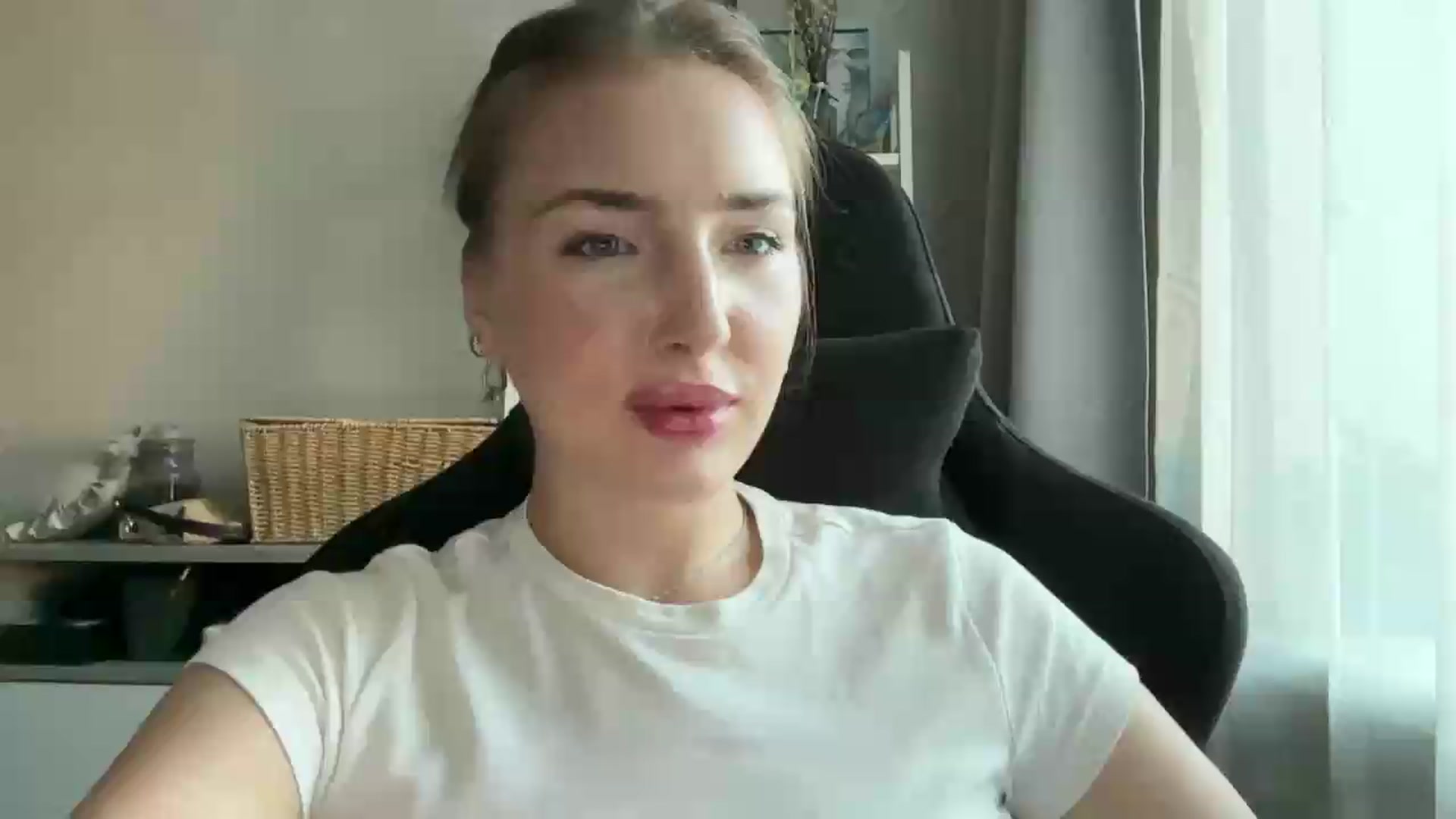 Gallery image thumbnail from Di_Pearl's myfreecams stream on, 07/02/2026, 16:17 image 20 of 20