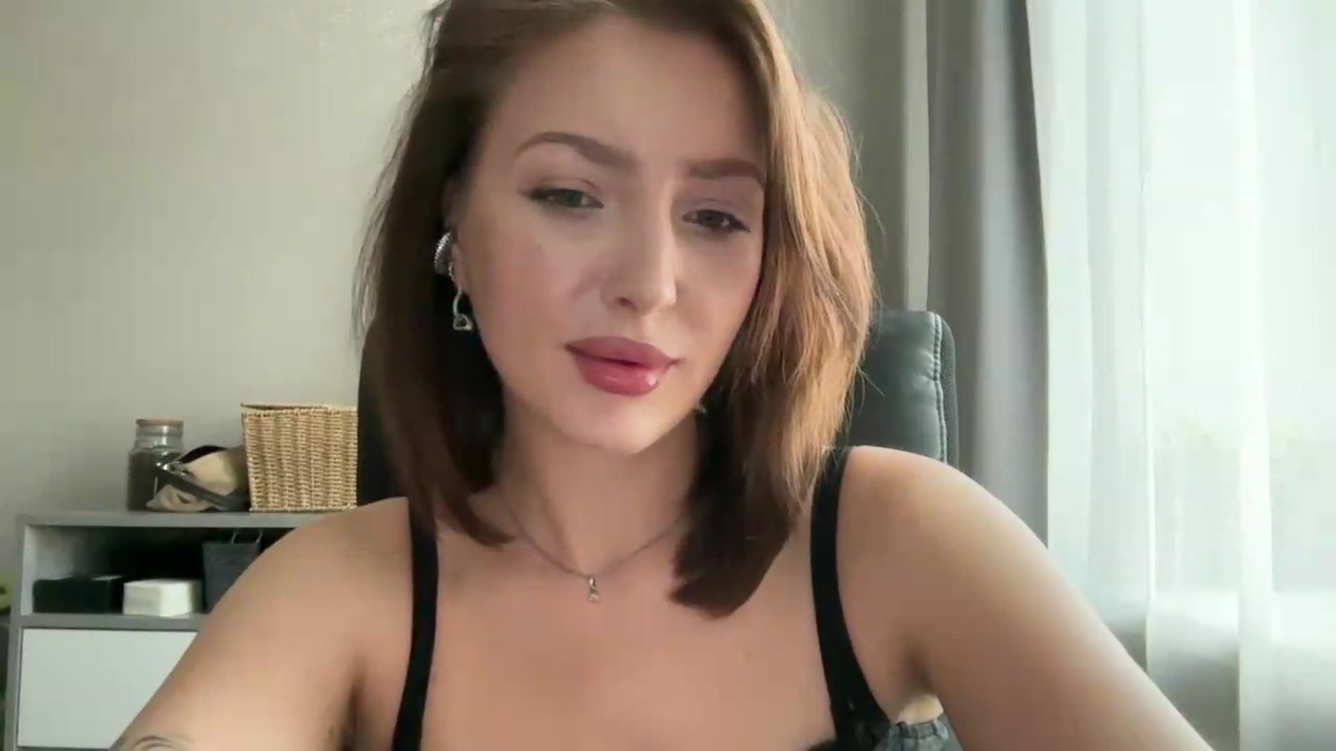 Gallery image thumbnail from Di_Pearl's myfreecams stream on, 07/05/2026, 15:13 image 12 of 20