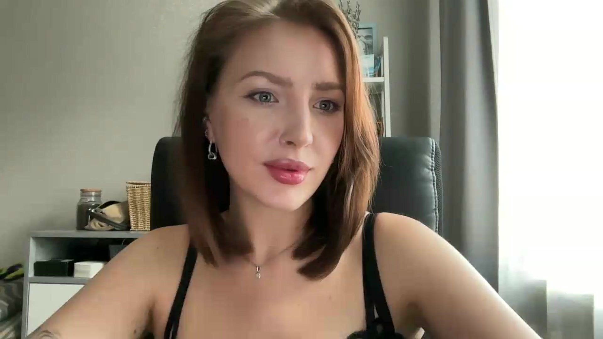 Gallery image thumbnail from Di_Pearl's myfreecams stream on, 07/05/2026, 15:13 image 8 of 20