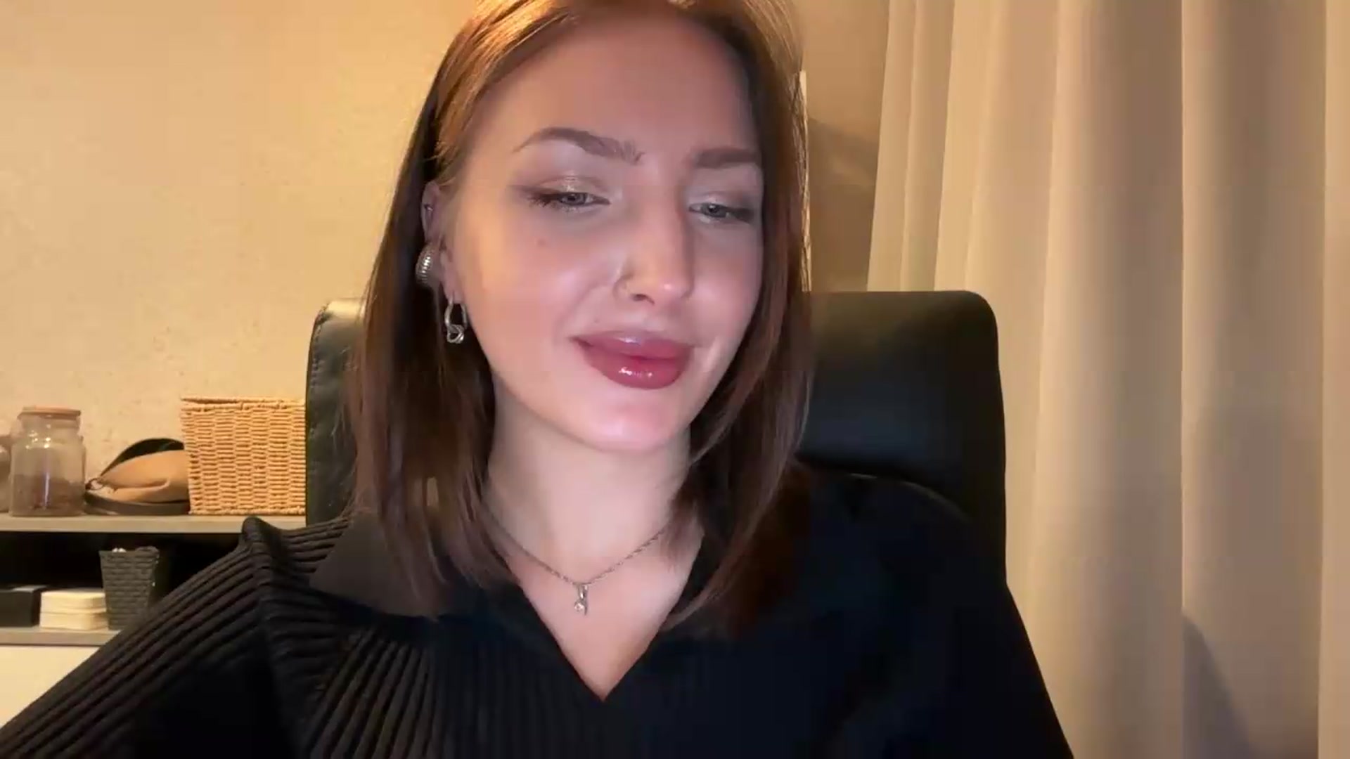 Gallery image thumbnail from Di_Pearl's myfreecams stream on, 07/08/2026, 18:41 image 6 of 20