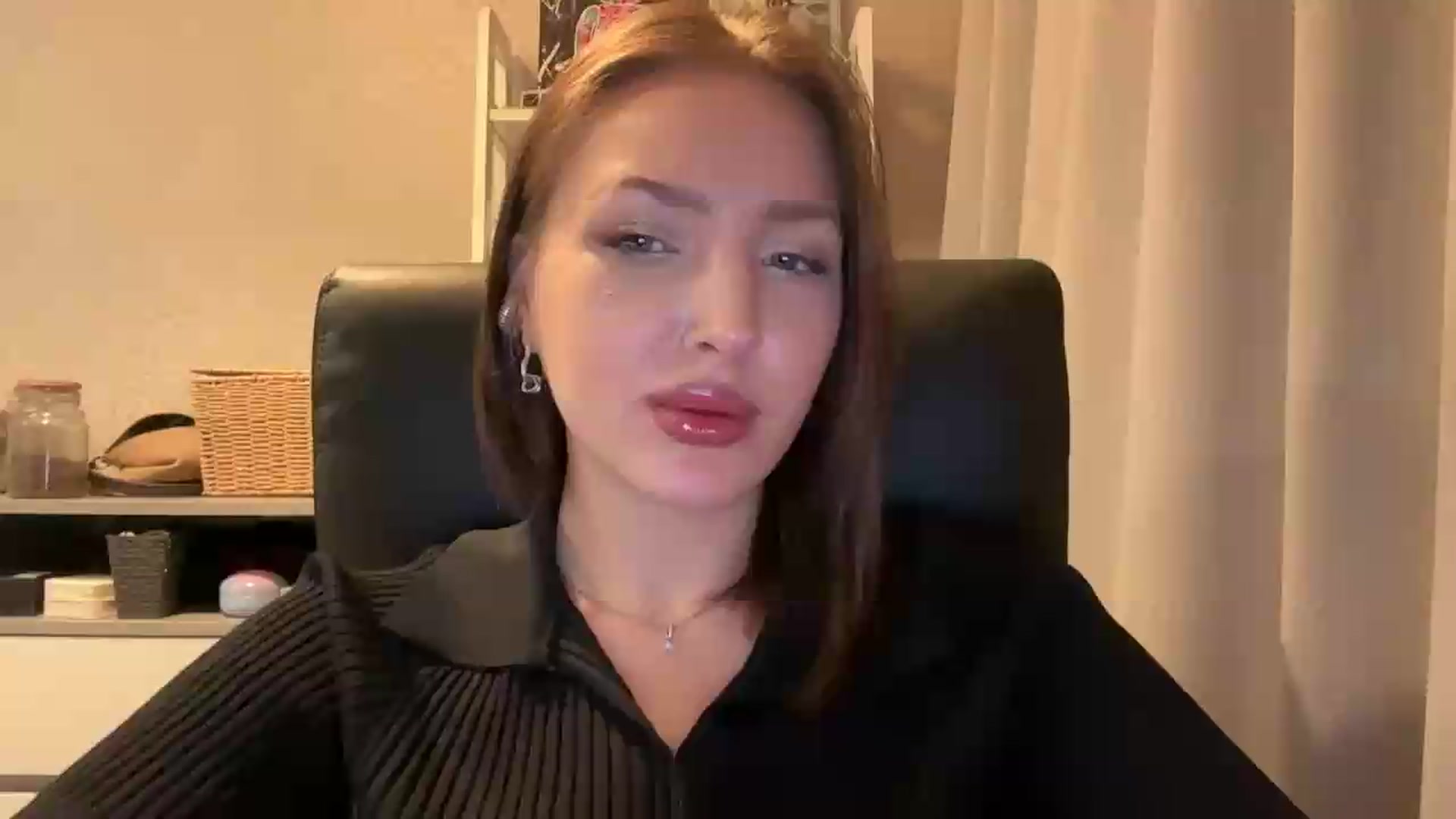 Gallery image thumbnail from Di_Pearl's myfreecams stream on, 07/08/2026, 18:41 image 16 of 20