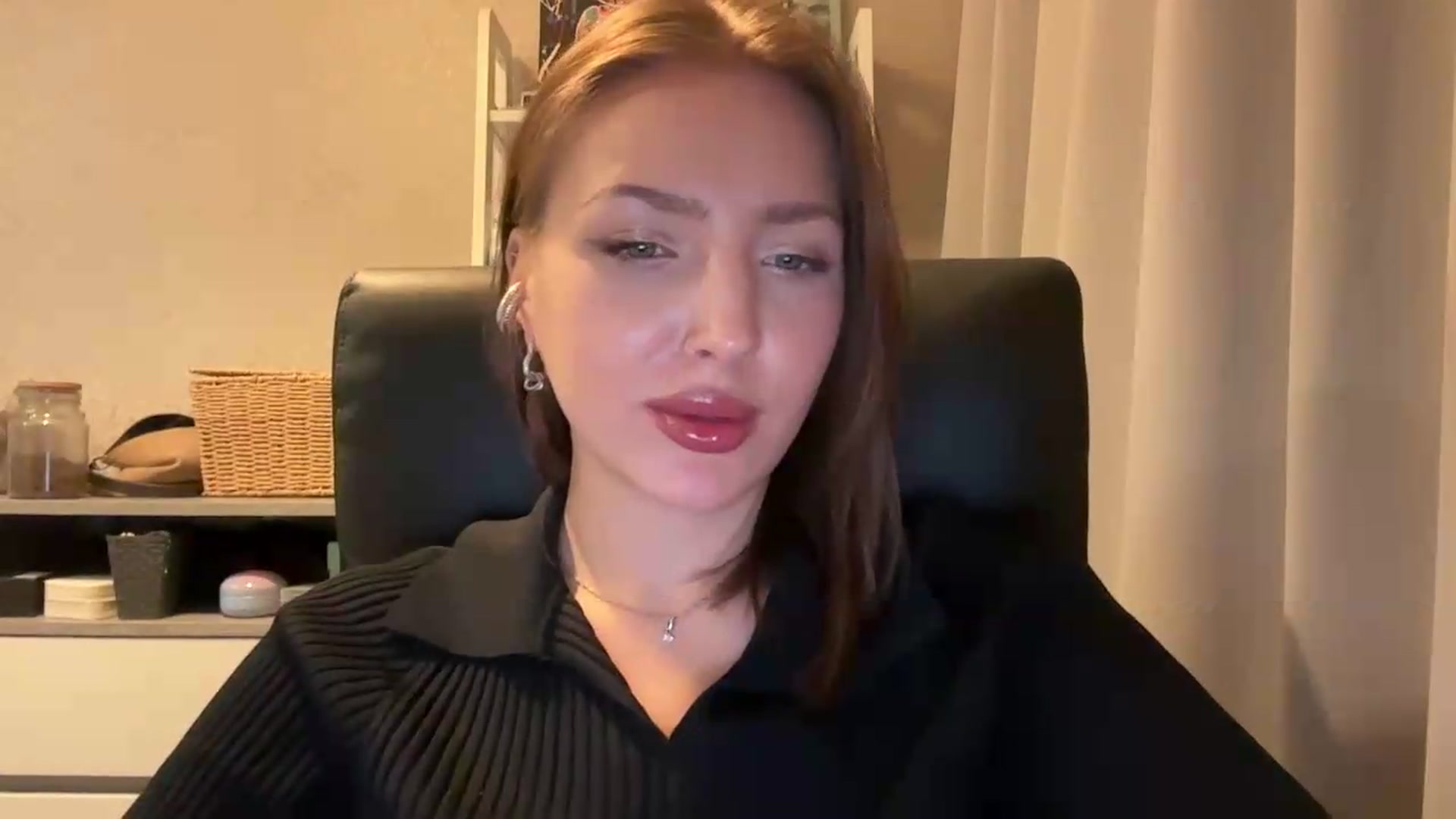 Gallery image thumbnail from Di_Pearl's myfreecams stream on, 07/08/2026, 18:41 image 13 of 20