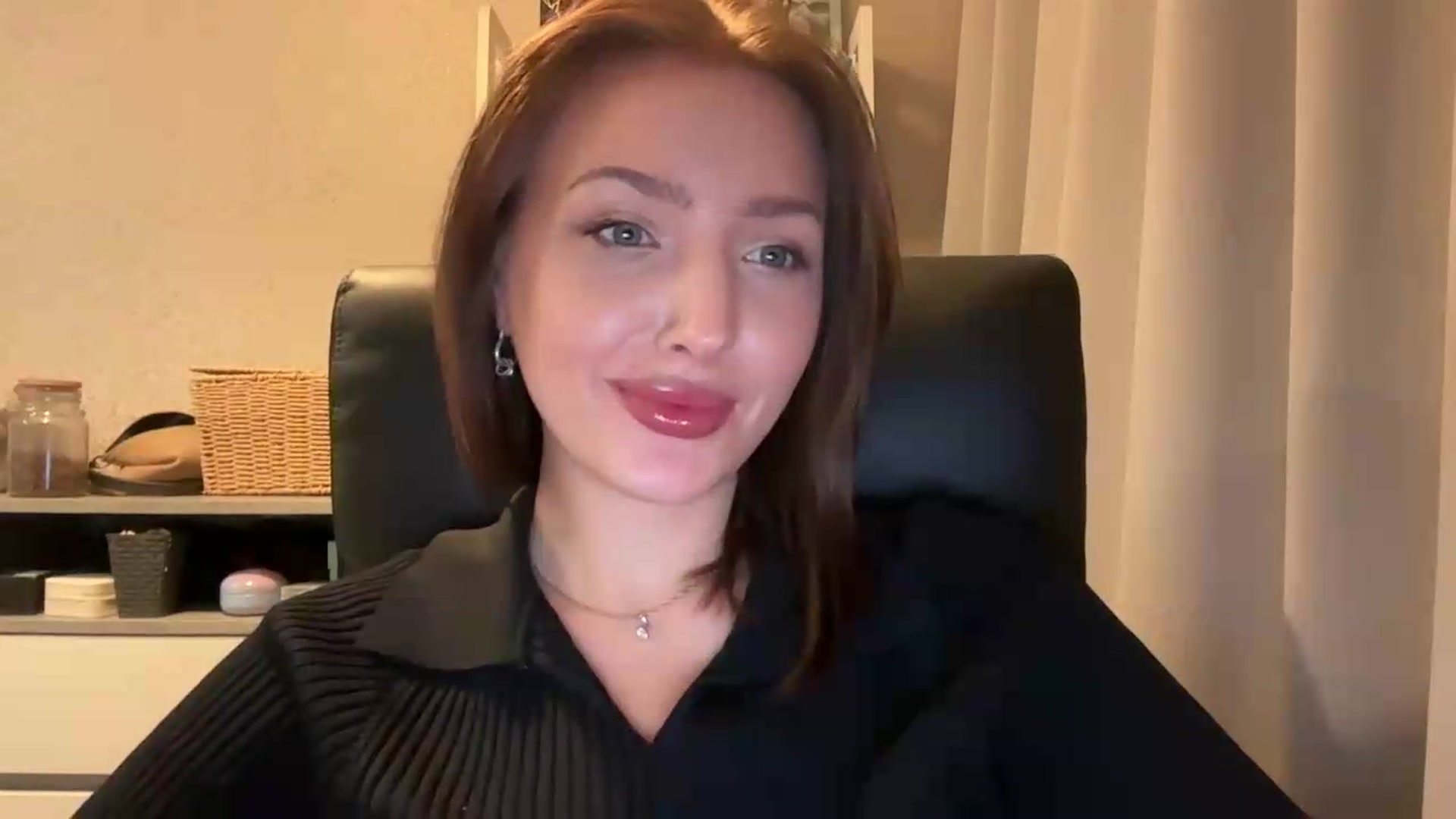 Gallery image thumbnail from Di_Pearl's myfreecams stream on, 07/08/2026, 18:41 image 10 of 20
