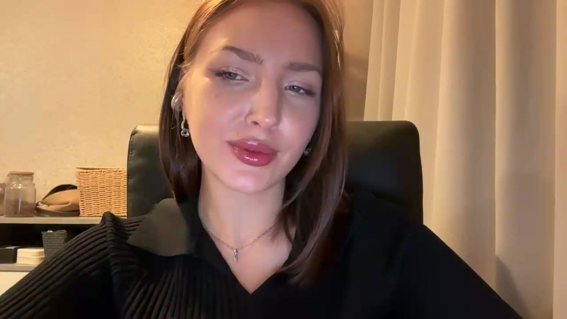 Gallery image thumbnail from Di_Pearl's myfreecams stream on, 07/08/2026, 18:41 image 7 of 20