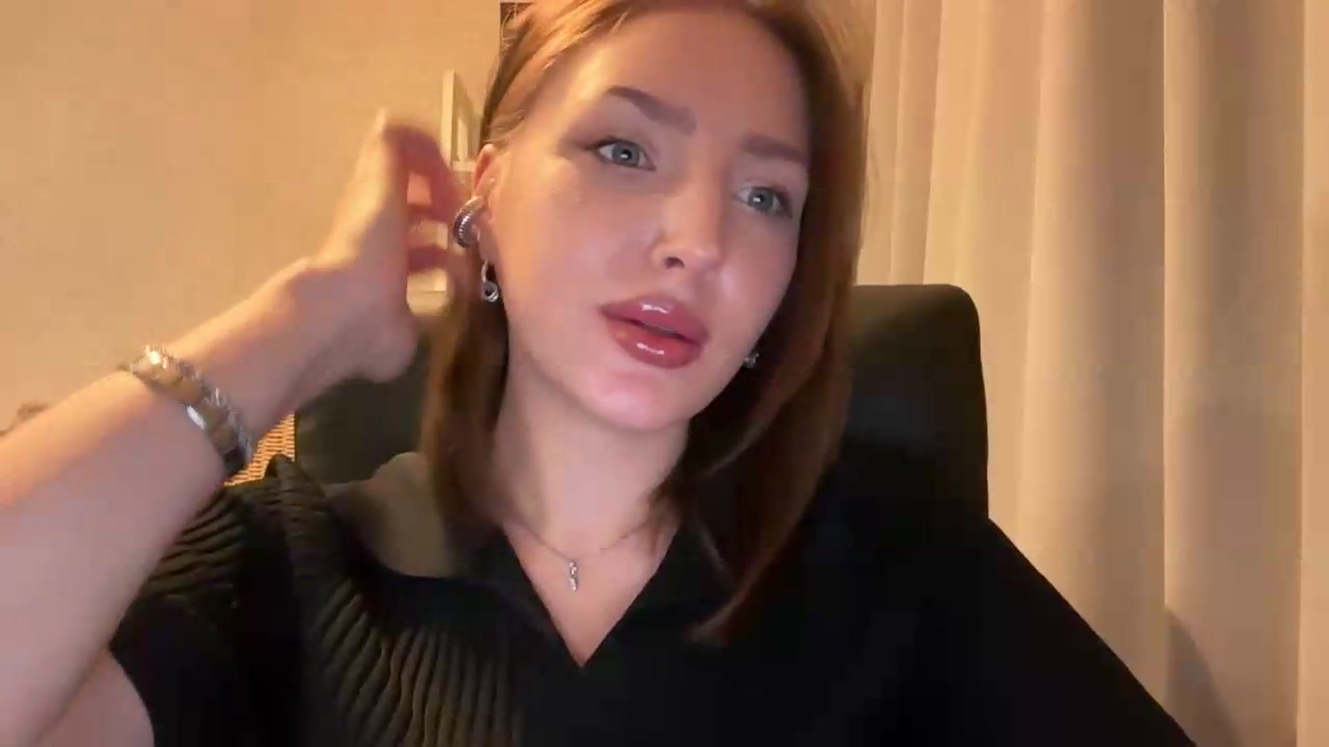Gallery image thumbnail from Di_Pearl's myfreecams stream on, 07/08/2026, 18:41 image 5 of 20