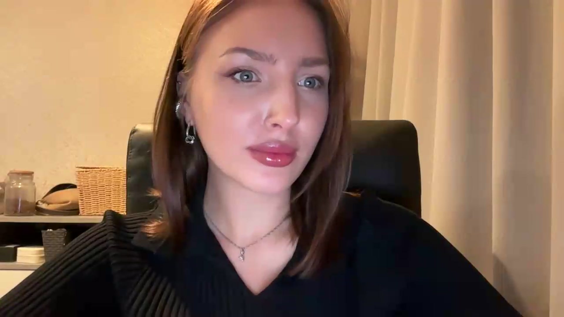 Gallery image thumbnail from Di_Pearl's myfreecams stream on, 07/08/2026, 18:41 image 9 of 20