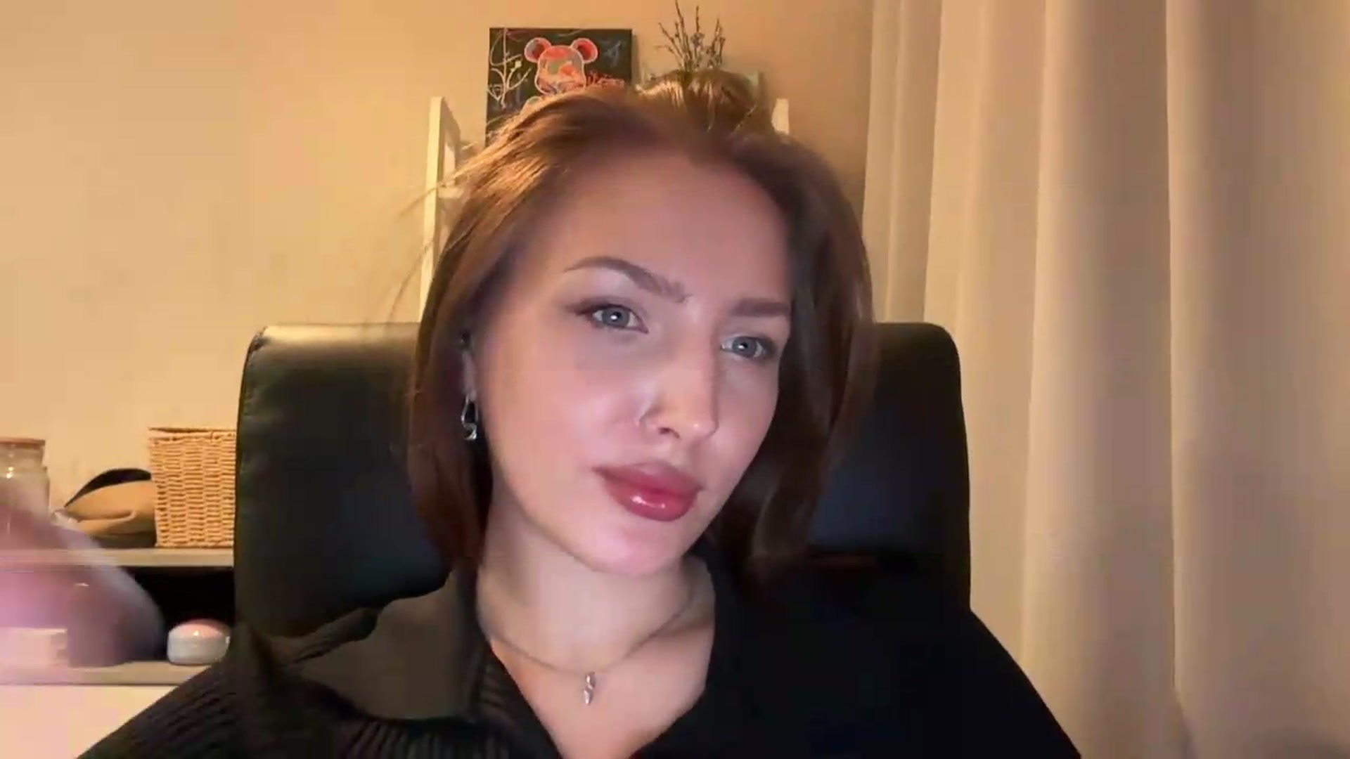 Gallery image thumbnail from Di_Pearl's myfreecams stream on, 07/08/2026, 21:24 image 3 of 20