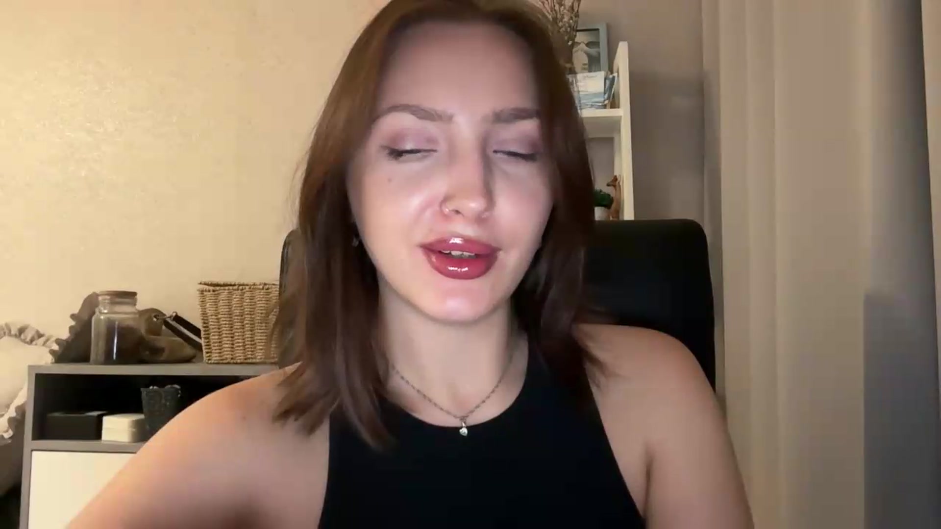 Gallery image thumbnail from Di_Pearl's myfreecams stream on, 07/09/2026, 20:49 image 2 of 20