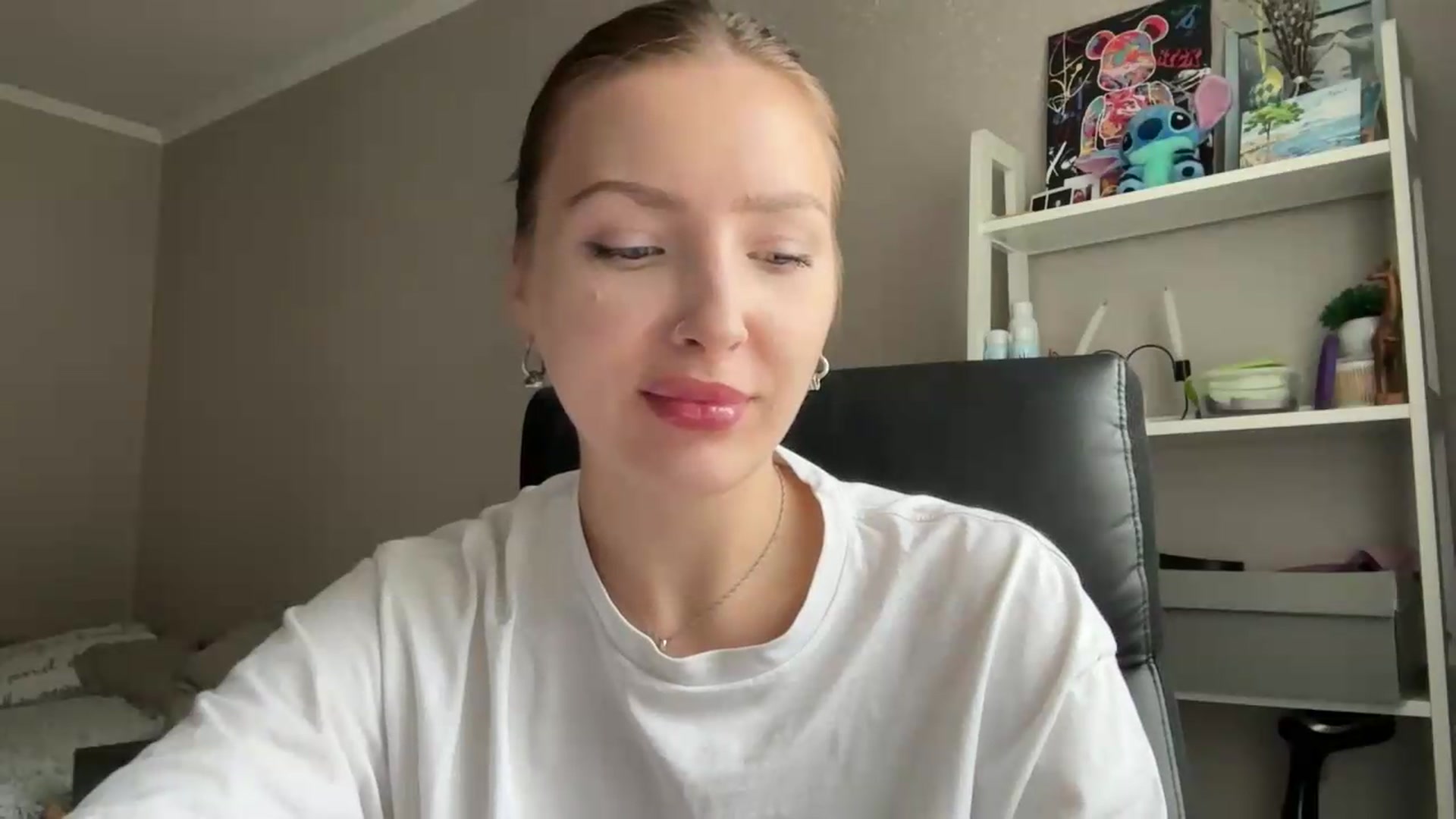 Gallery image thumbnail from Di_Pearl's myfreecams stream on, 07/10/2026, 14:04 image 19 of 20