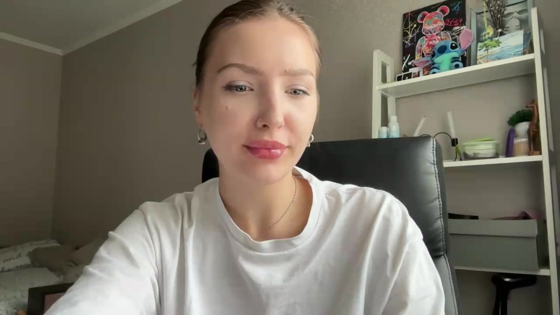 Gallery image thumbnail from Di_Pearl's myfreecams stream on, 07/10/2026, 14:04 image 4 of 20