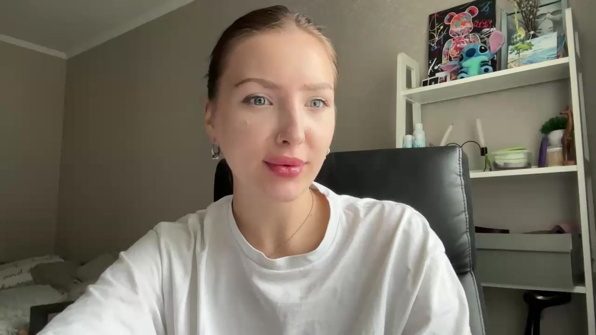Gallery image thumbnail from Di_Pearl's myfreecams stream on, 07/10/2026, 14:04 image 5 of 20