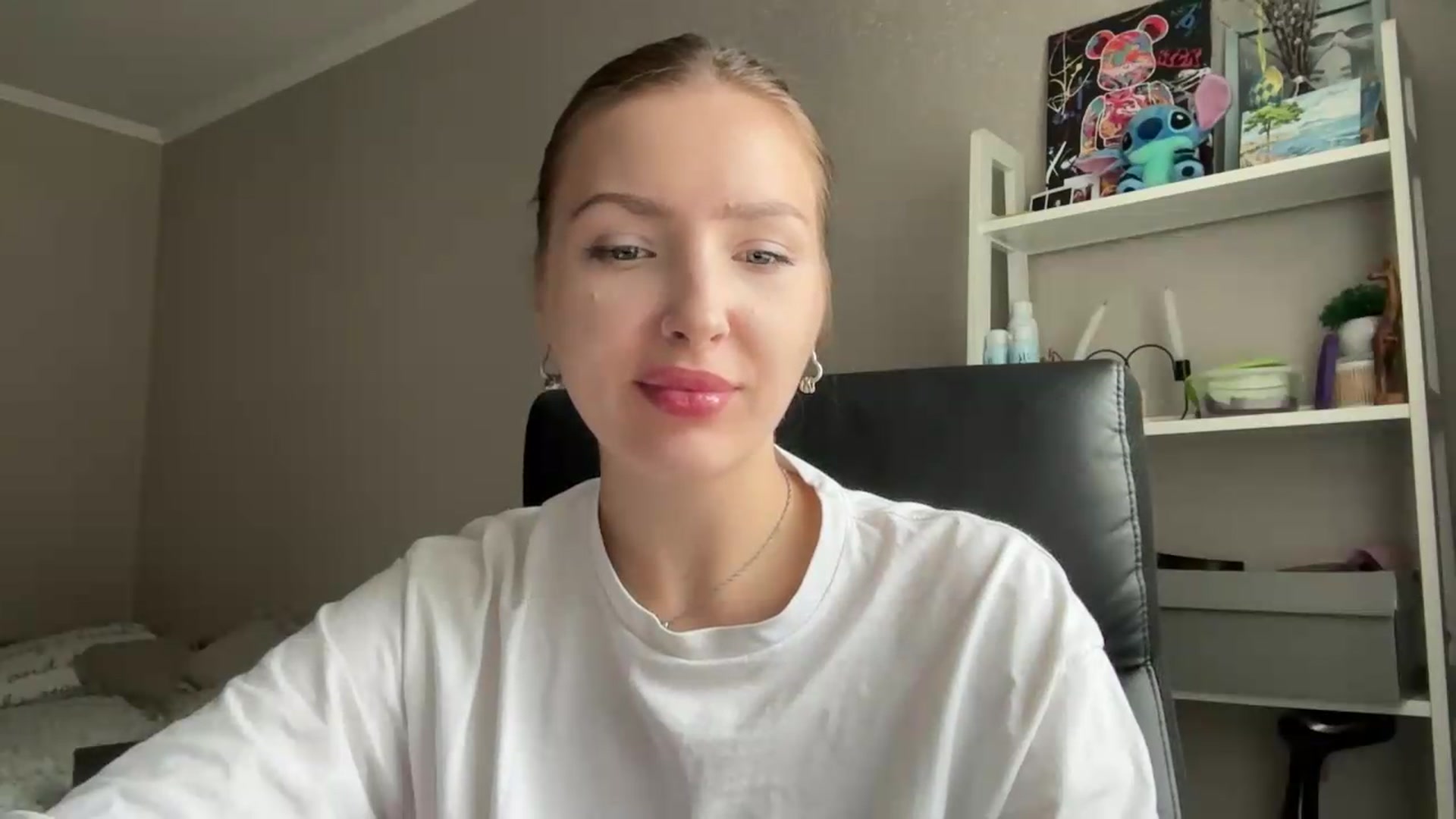 Gallery image thumbnail from Di_Pearl's myfreecams stream on, 07/10/2026, 14:04 image 8 of 20