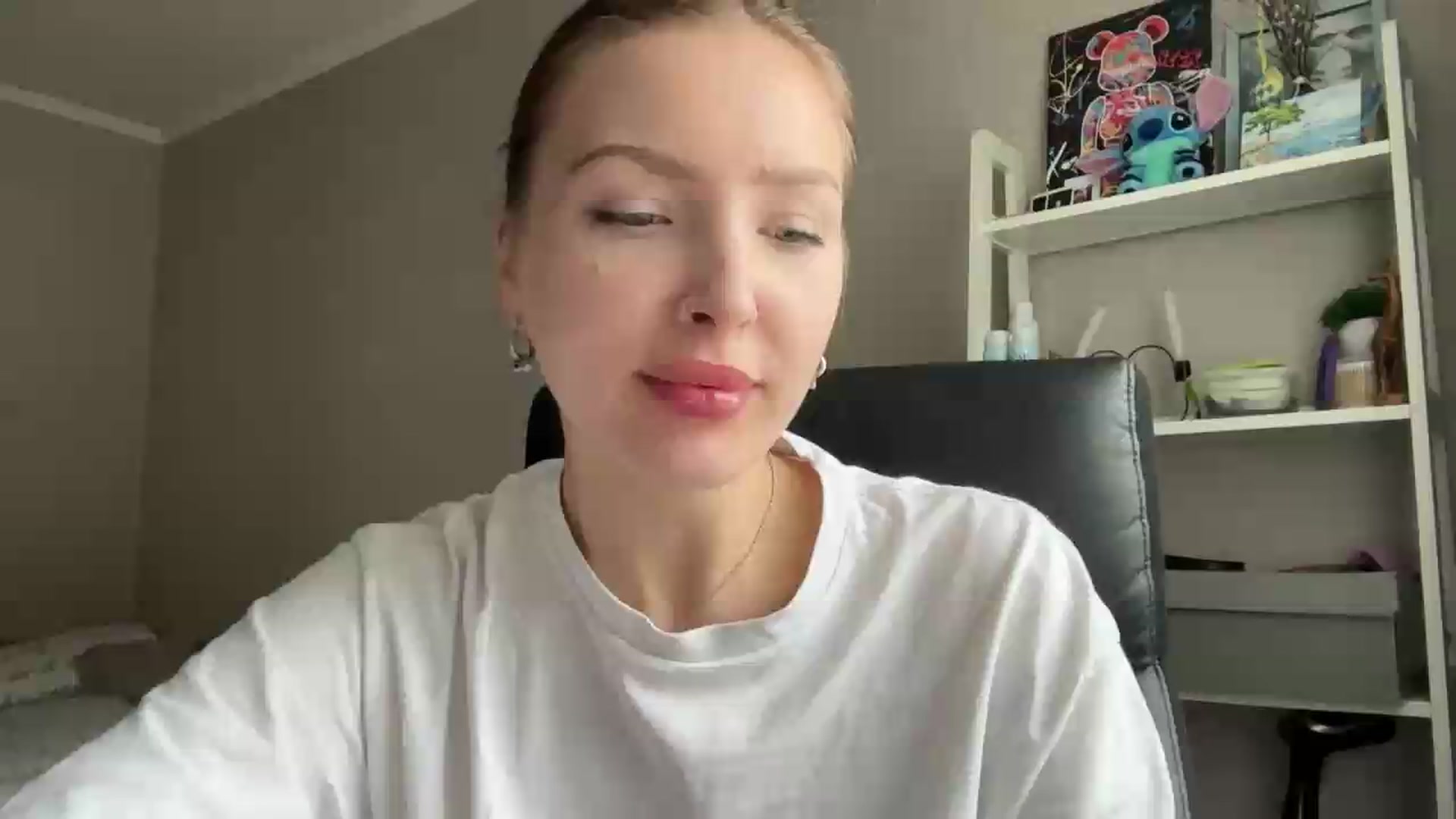 Gallery image thumbnail from Di_Pearl's myfreecams stream on, 07/10/2026, 14:04 image 1 of 20