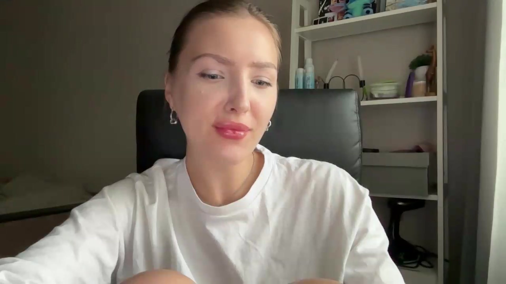 Gallery image thumbnail from Di_Pearl's myfreecams stream on, 07/10/2026, 15:16 image 19 of 20