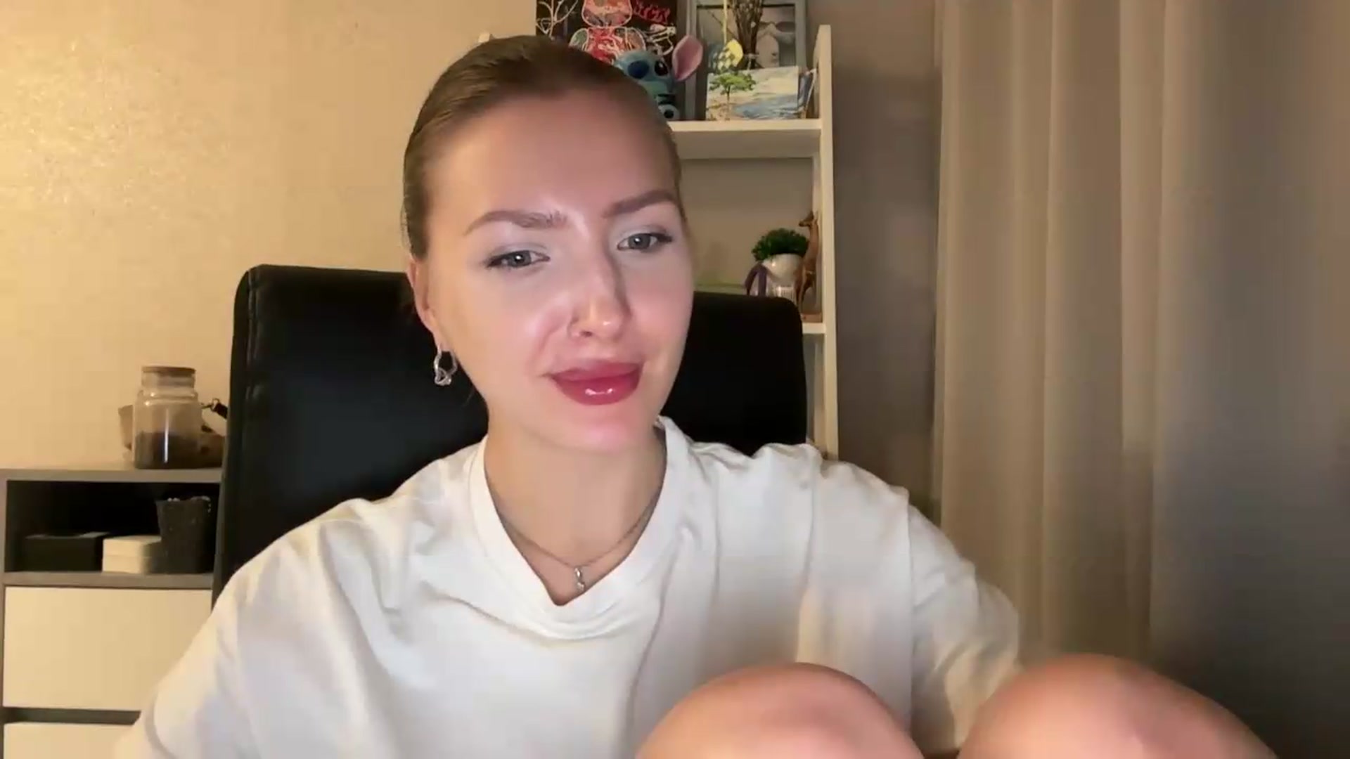 Gallery image thumbnail from Di_Pearl's myfreecams stream on, 07/10/2026, 22:12 image 14 of 20