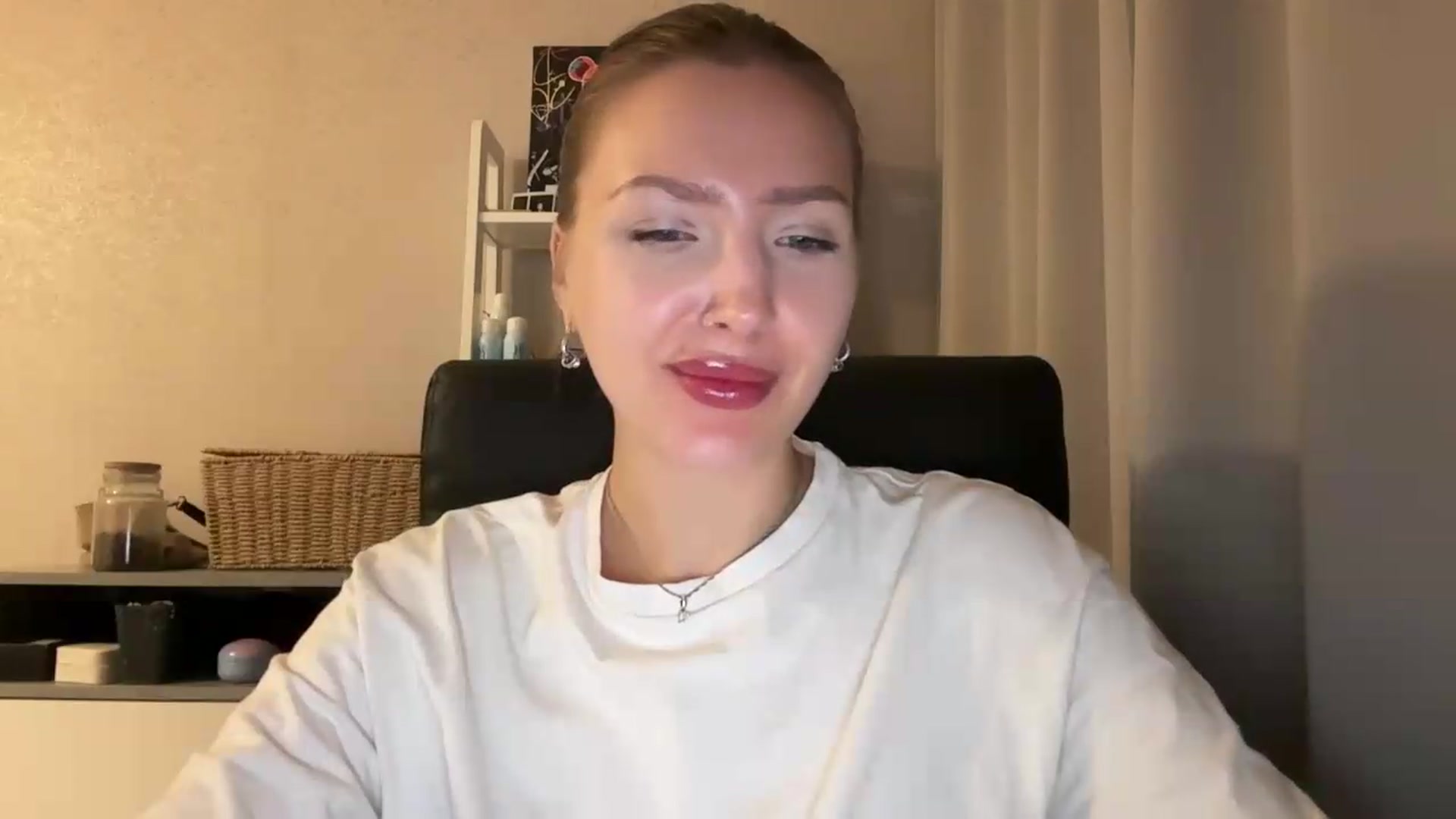 Gallery image thumbnail from Di_Pearl's myfreecams stream on, 07/10/2026, 22:12 image 5 of 20