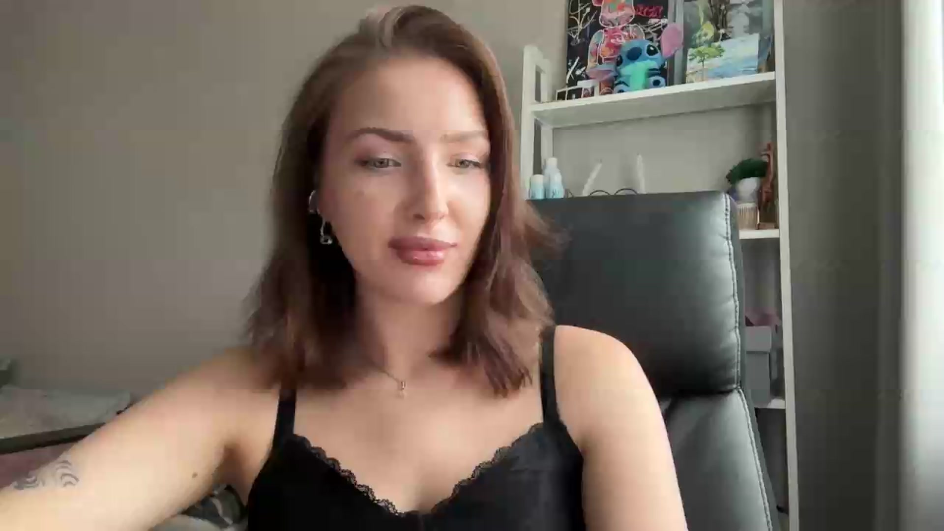 Gallery image thumbnail from Di_Pearl's myfreecams stream on, 07/11/2026, 15:07 image 1 of 20