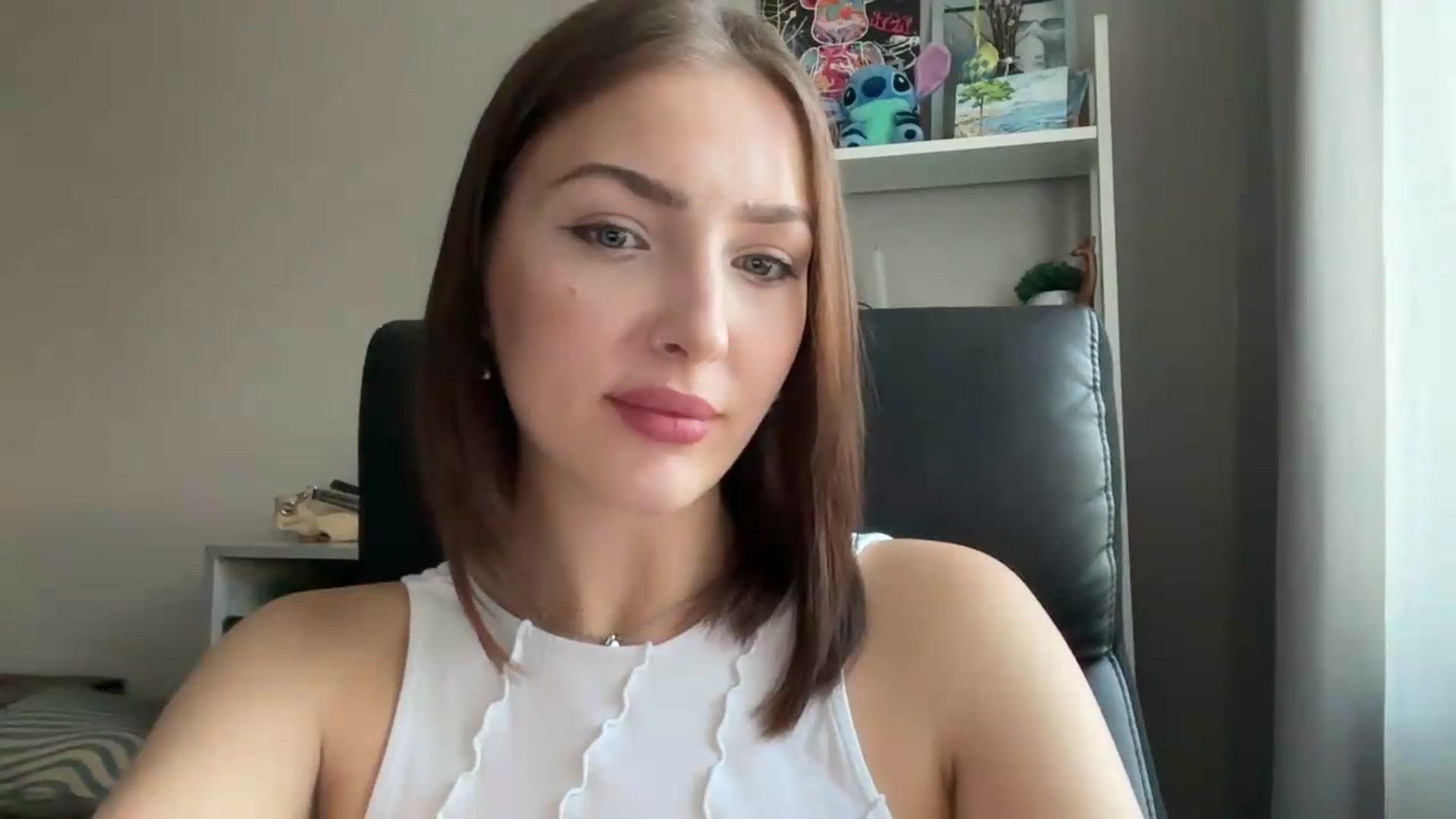 Gallery image thumbnail from Di_Pearl's myfreecams stream on, 07/14/2026, 15:12 image 11 of 20