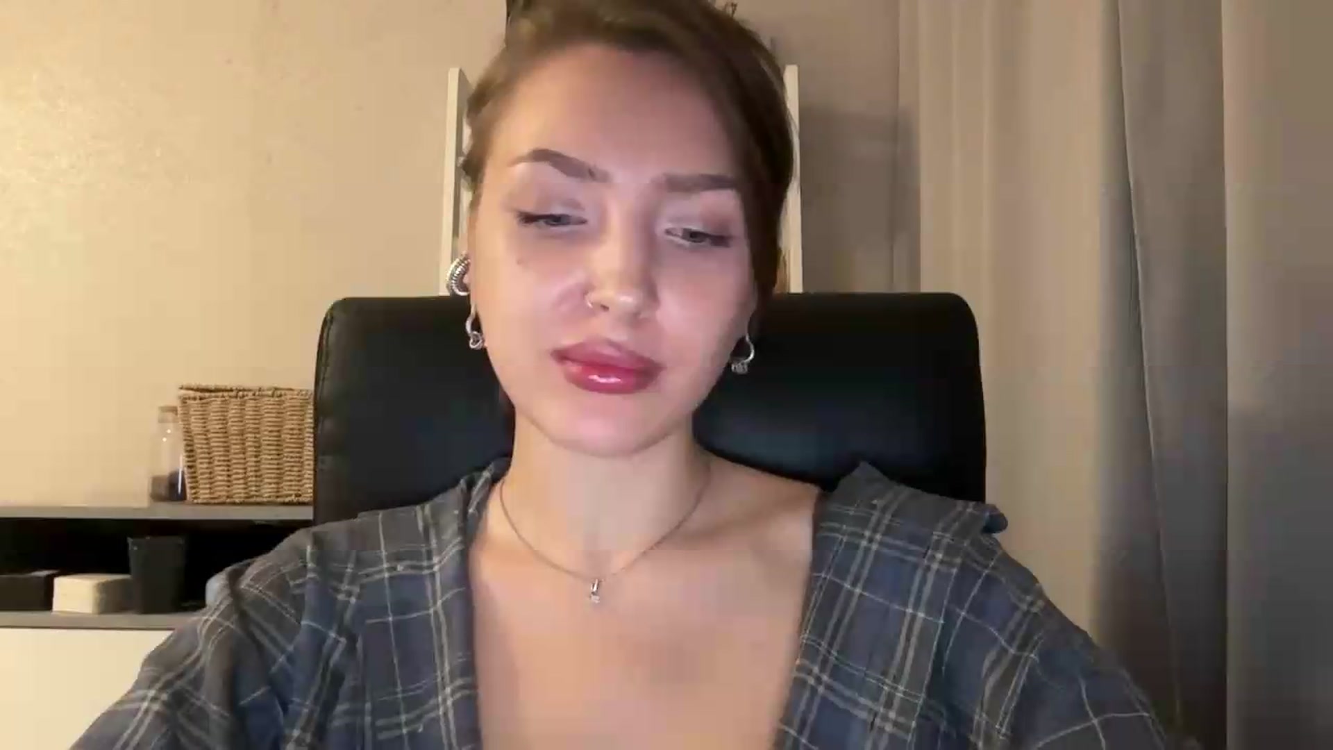 Gallery image thumbnail from Di_Pearl's myfreecams stream on, 07/16/2026, 22:07 image 20 of 20