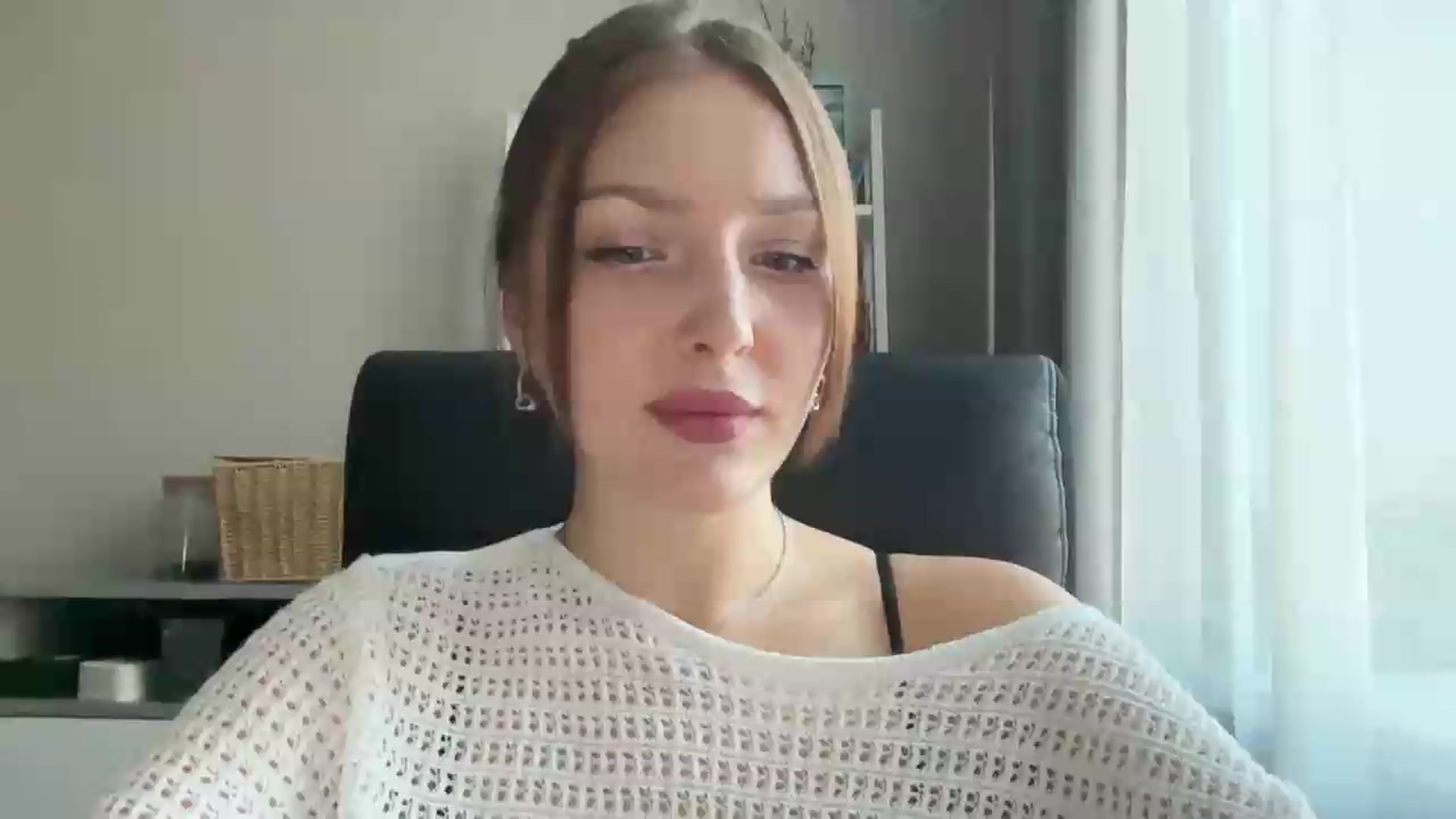 Gallery image thumbnail from Di_Pearl's myfreecams stream on, 07/17/2026, 16:13 image 14 of 20