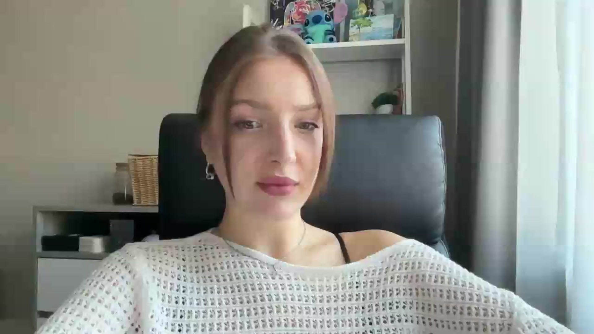Gallery image thumbnail from Di_Pearl's myfreecams stream on, 07/17/2026, 16:13 image 5 of 20