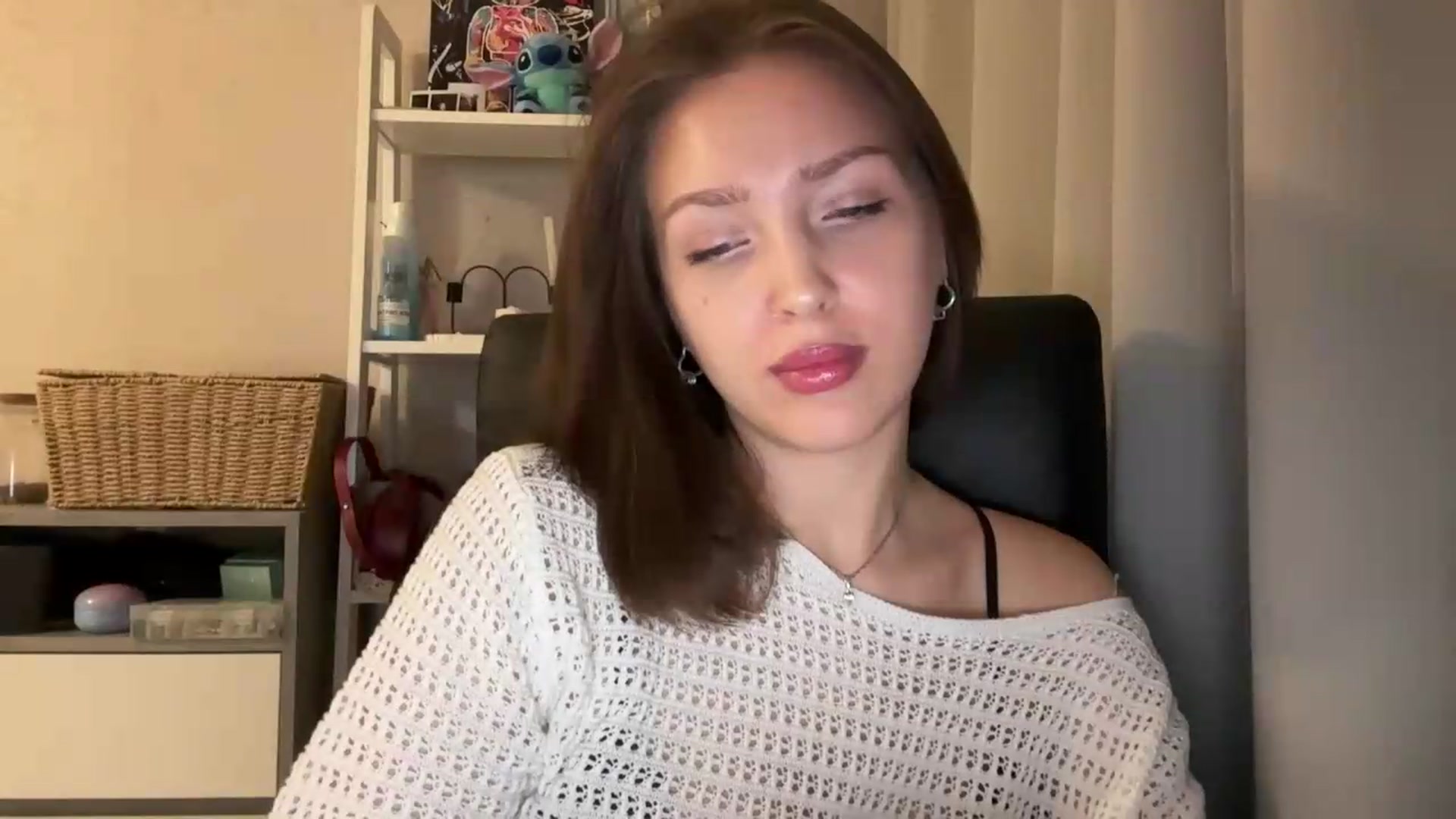 Gallery image thumbnail from Di_Pearl's myfreecams stream on, 07/17/2026, 22:19 image 10 of 20