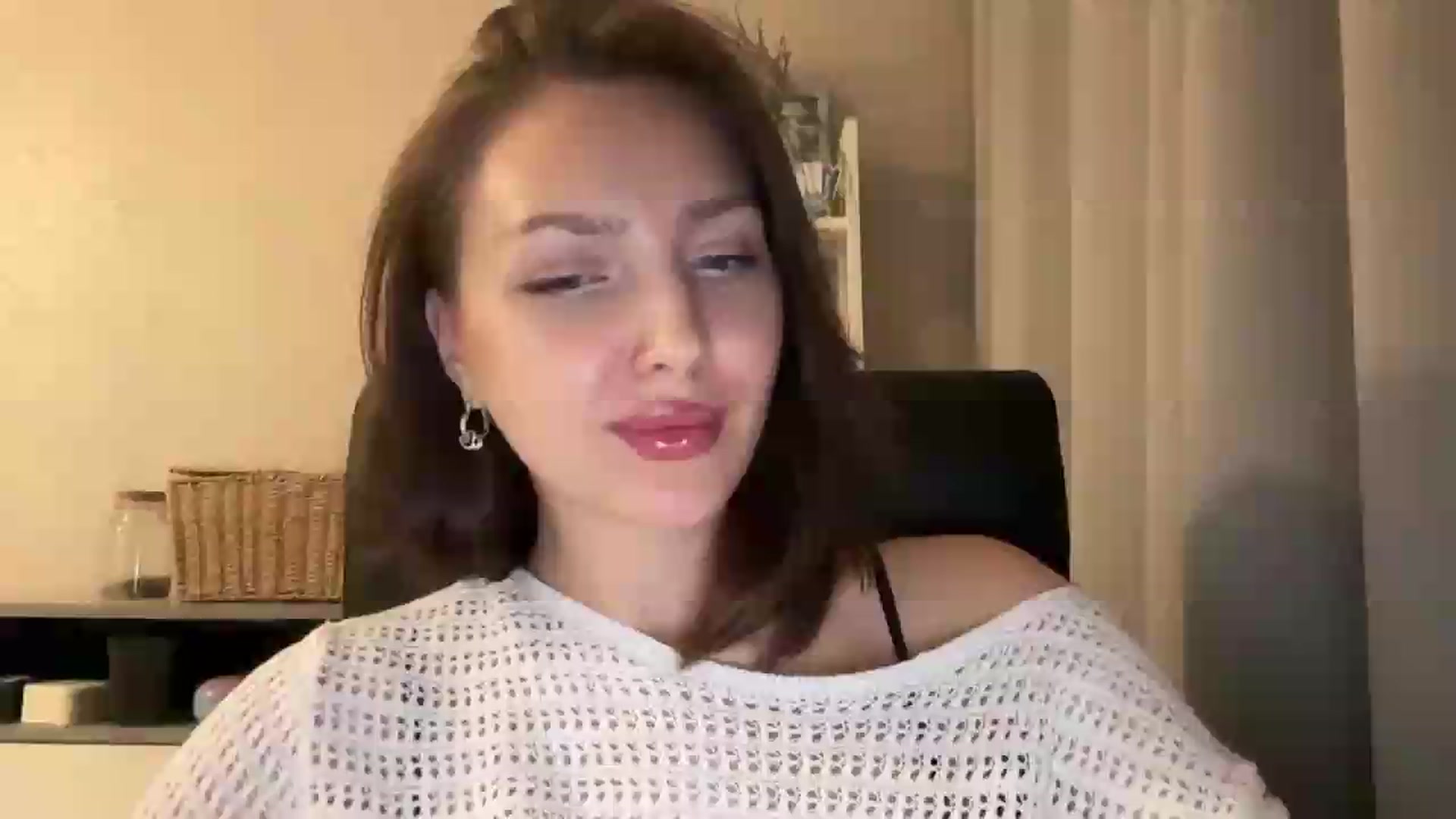 Gallery image thumbnail from Di_Pearl's myfreecams stream on, 07/17/2026, 22:19 image 15 of 20