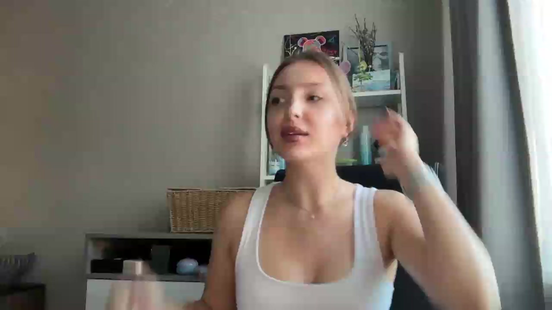 Gallery image thumbnail from Di_Pearl's myfreecams stream on, 07/18/2026, 16:09 image 16 of 20