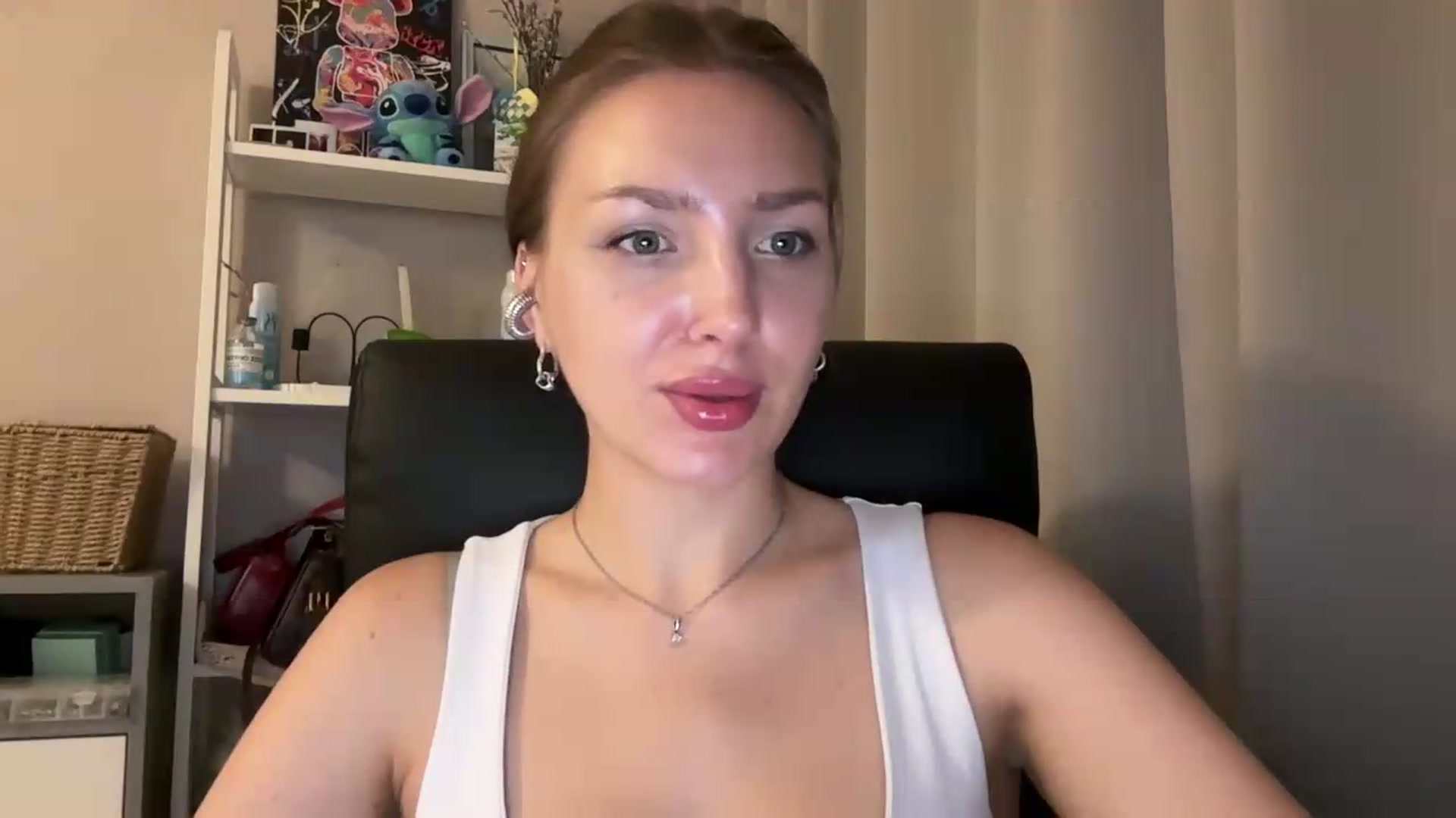 Gallery image thumbnail from Di_Pearl's myfreecams stream on, 07/18/2026, 21:04 image 9 of 20