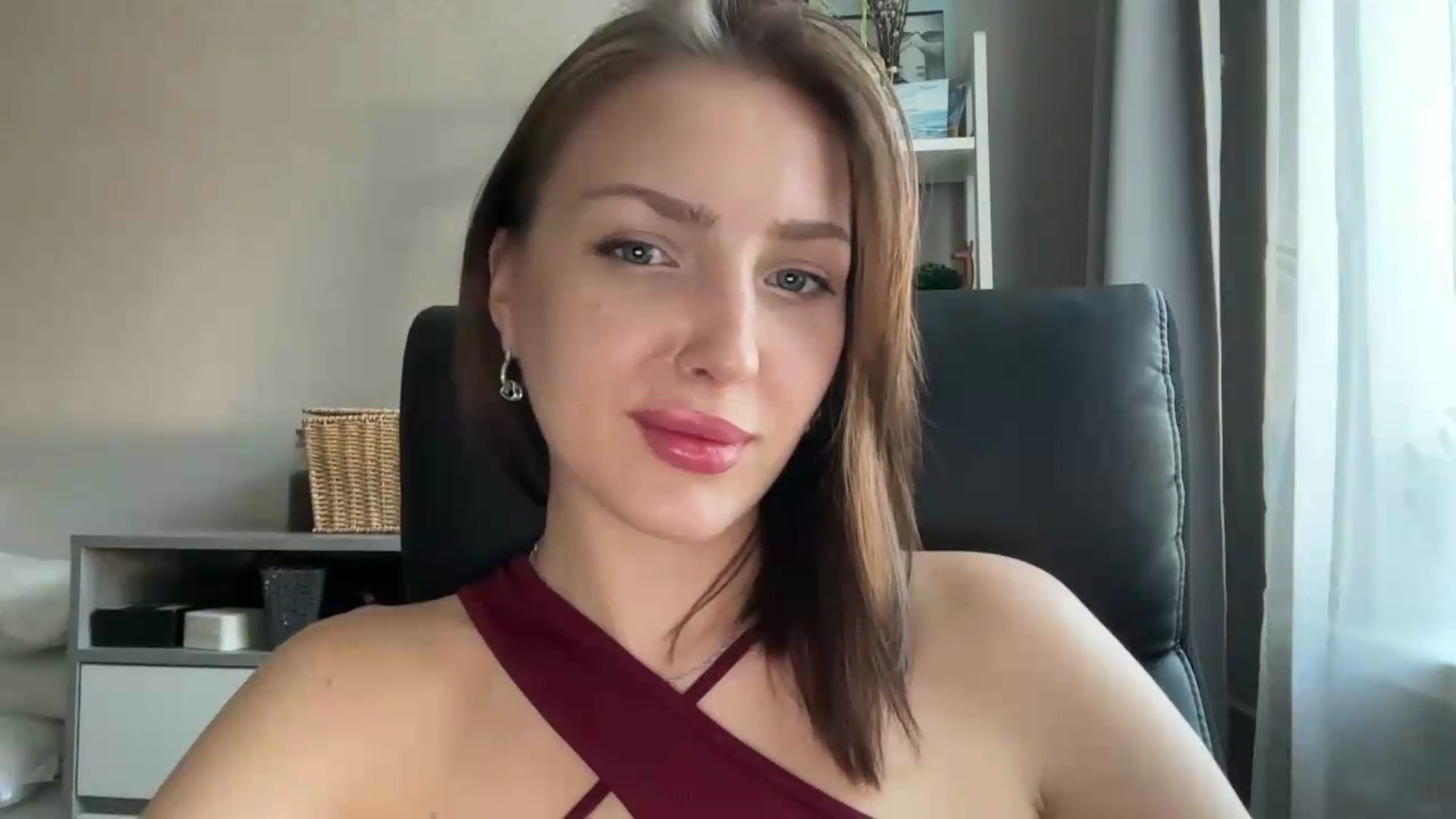 Gallery image thumbnail from Di_Pearl's myfreecams stream on, 07/19/2026, 15:16 image 13 of 20