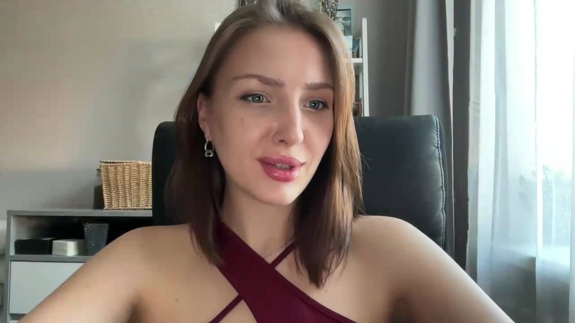 Gallery image thumbnail from Di_Pearl's myfreecams stream on, 07/19/2026, 15:16 image 12 of 20