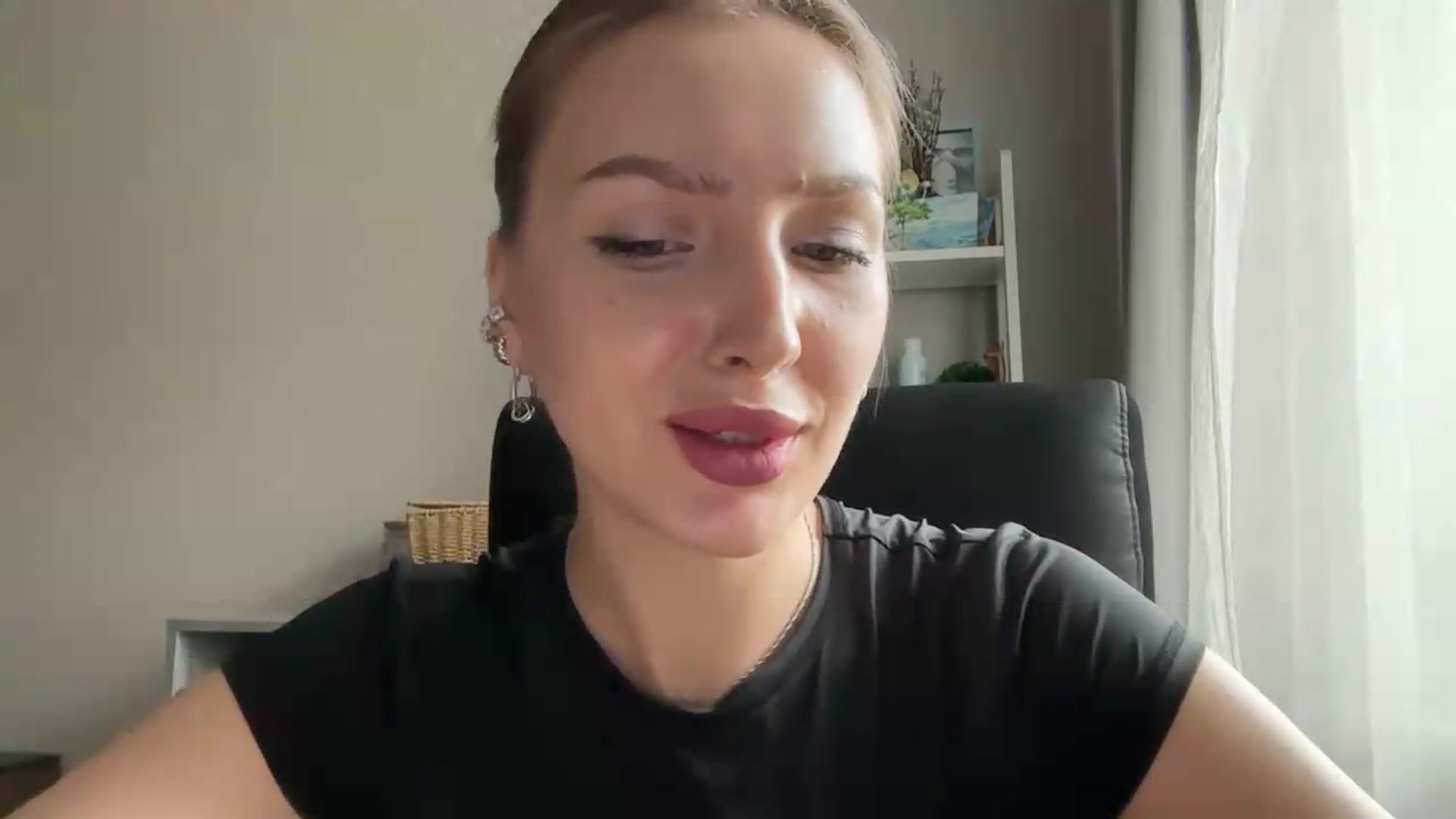 Gallery image thumbnail from Di_Pearl's myfreecams stream on, 07/20/2026, 14:52 image 15 of 20