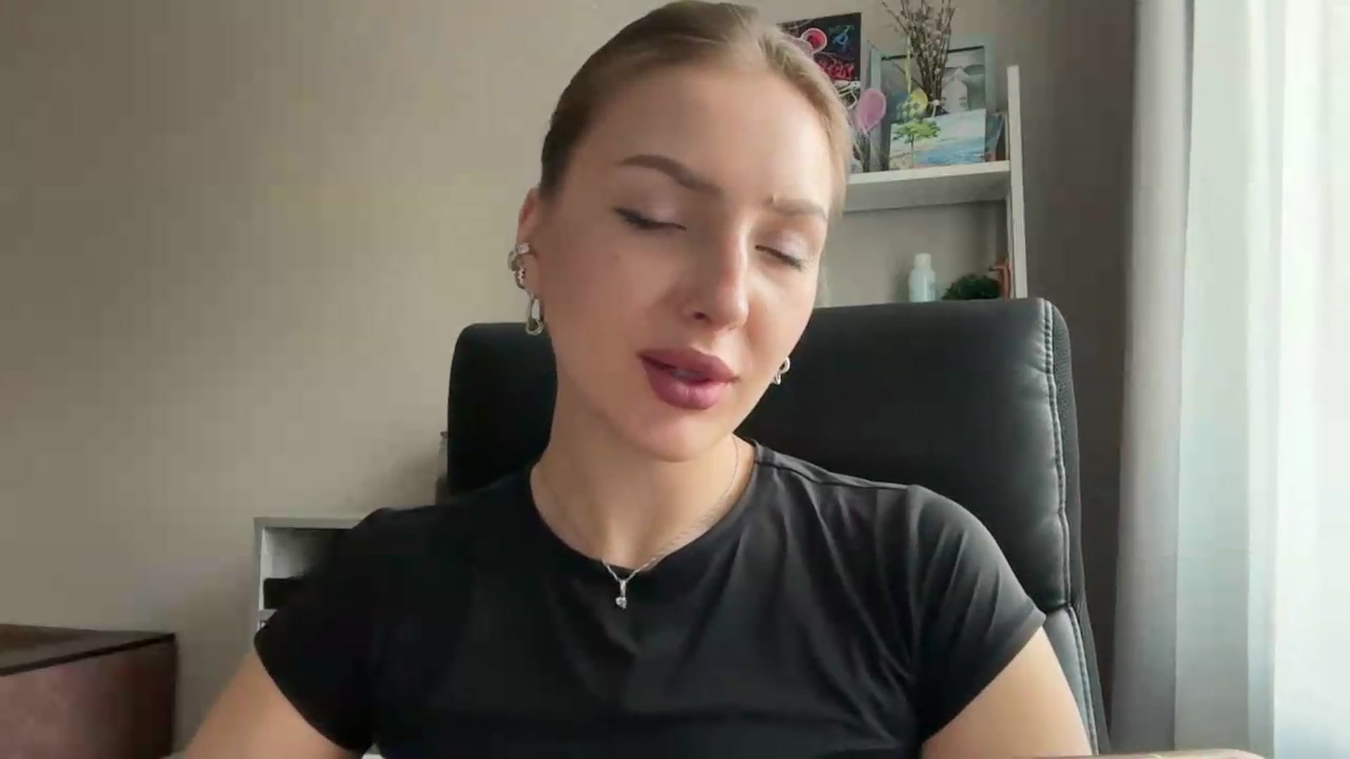 Gallery image thumbnail from Di_Pearl's myfreecams stream on, 07/20/2026, 14:52 image 8 of 20