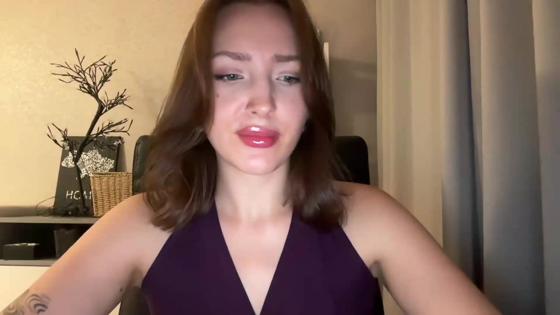 Gallery image thumbnail from Di_Pearl's myfreecams stream on, 07/27/2026, 21:46 image 10 of 20