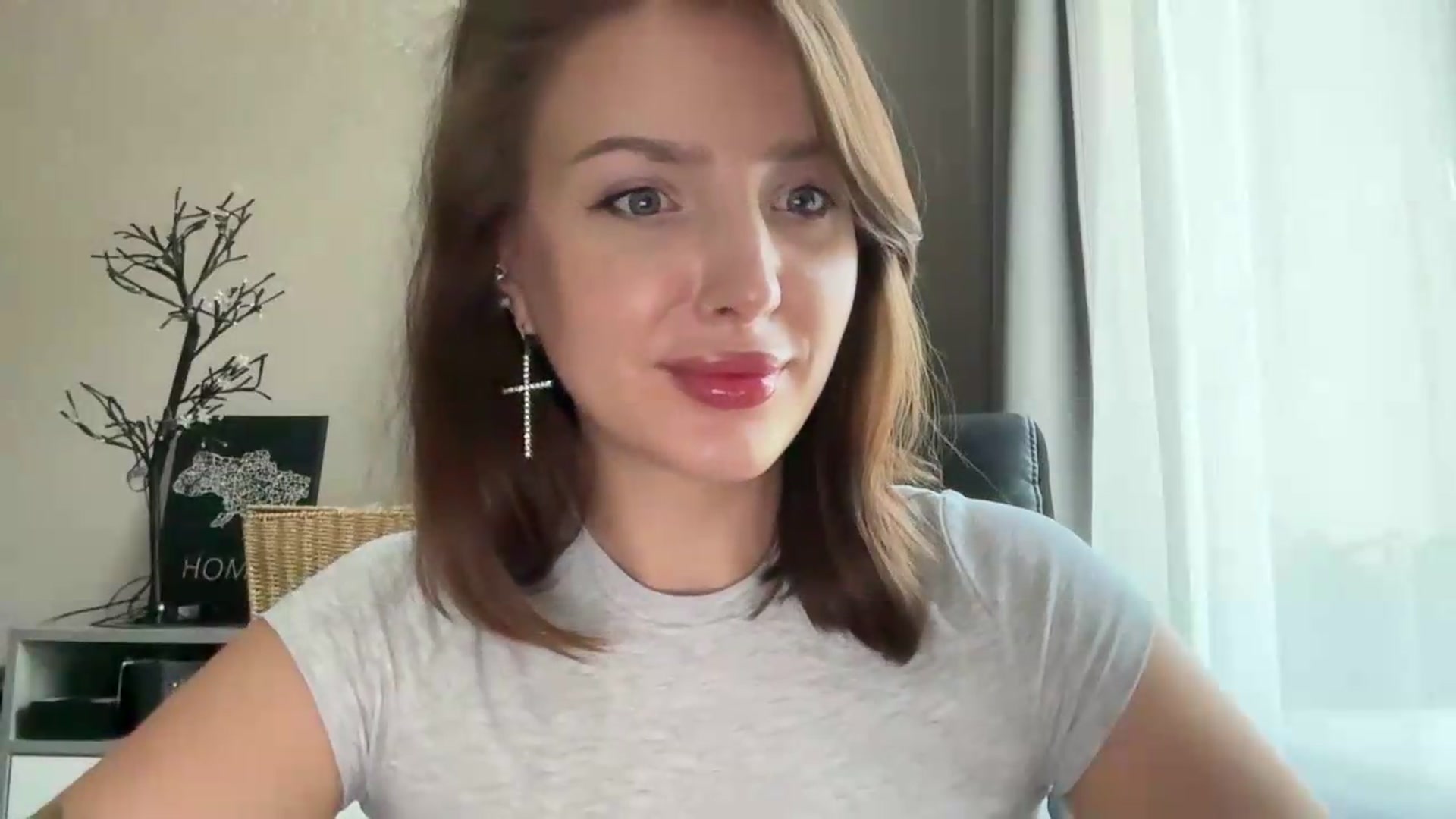 Gallery image thumbnail from Di_Pearl's myfreecams stream on, 08/07/2026, 13:13 image 17 of 20