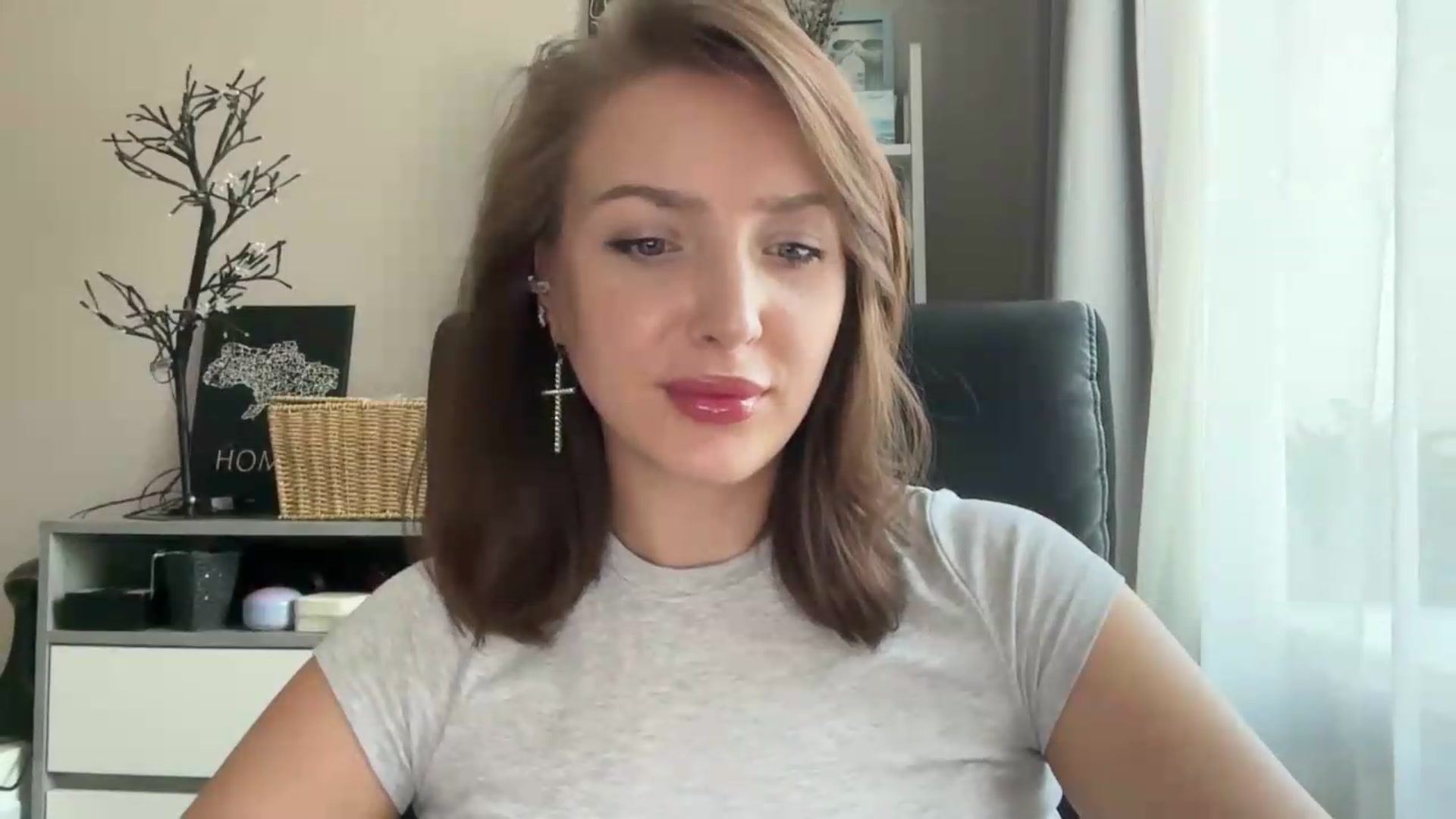 Gallery image thumbnail from Di_Pearl's myfreecams stream on, 08/07/2026, 13:13 image 8 of 20