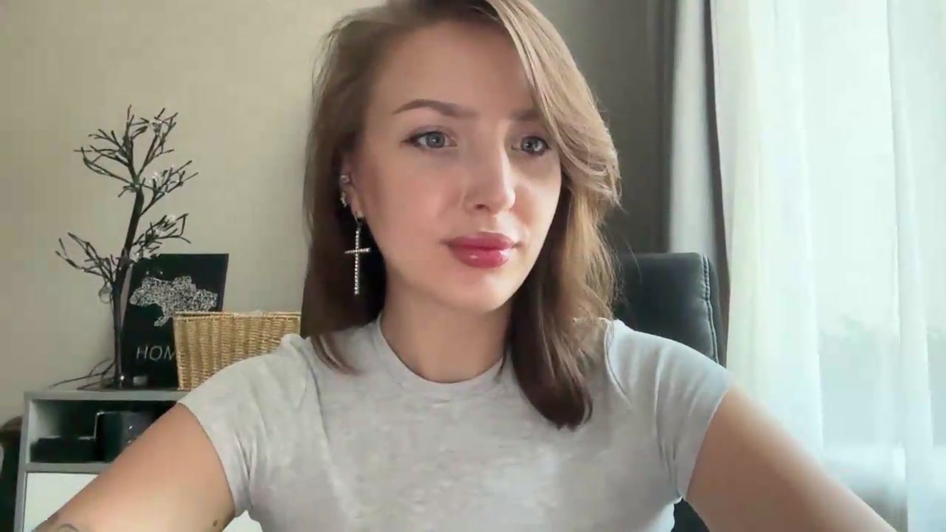 Gallery image thumbnail from Di_Pearl's myfreecams stream on, 08/07/2026, 13:13 image 11 of 20