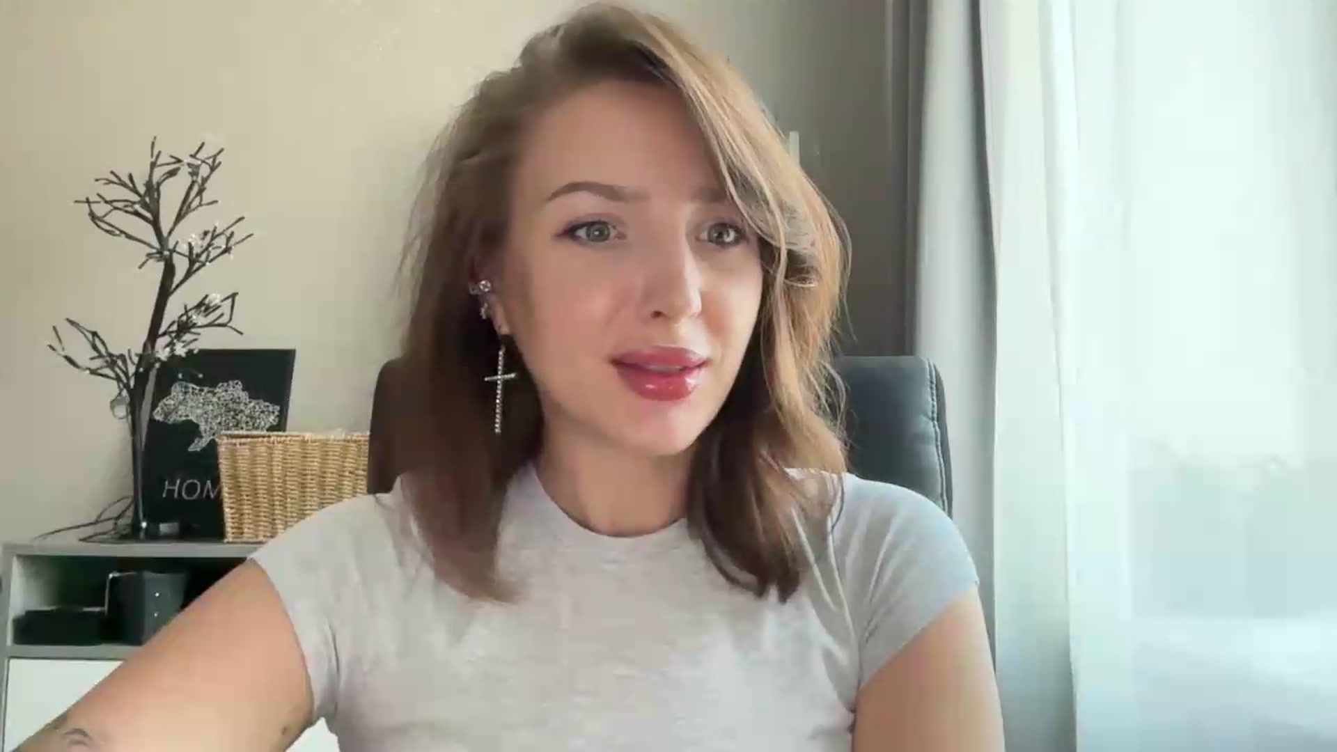 Gallery image thumbnail from Di_Pearl's myfreecams stream on, 08/07/2026, 13:13 image 13 of 20