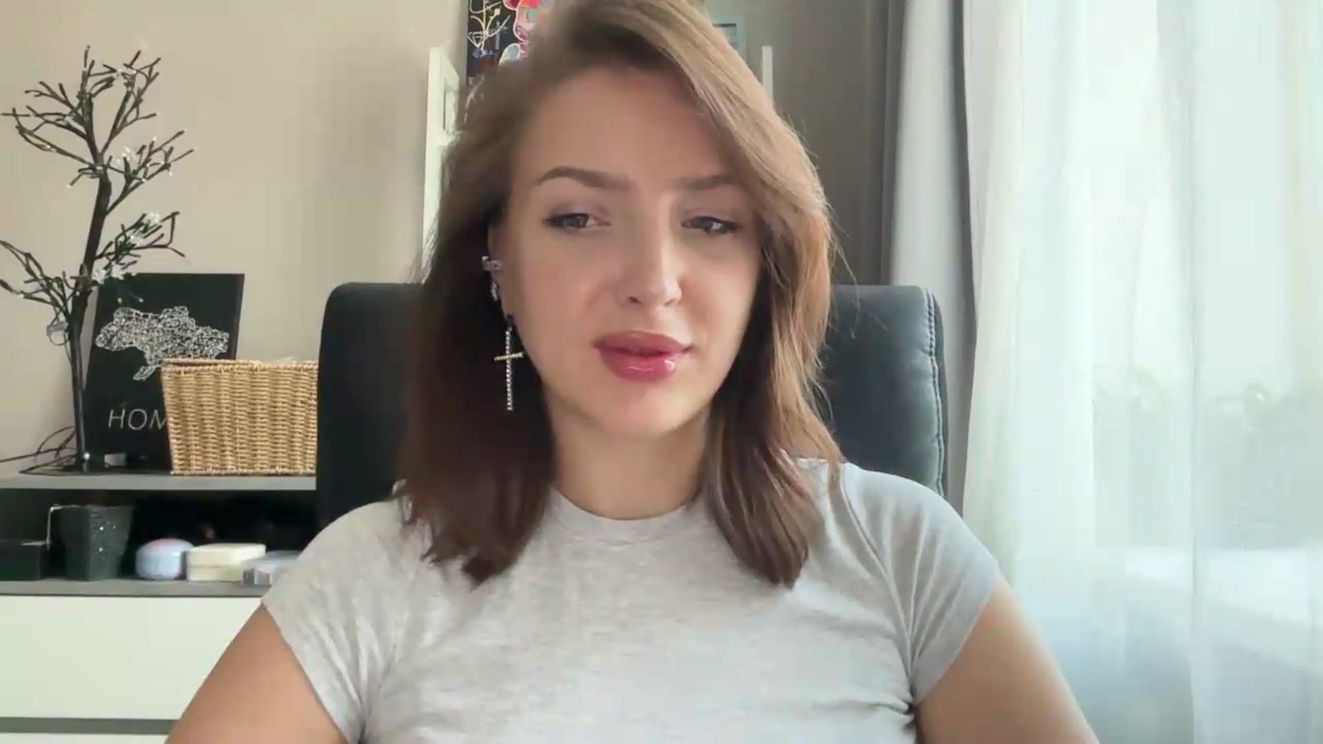 Gallery image thumbnail from Di_Pearl's myfreecams stream on, 08/07/2026, 13:13 image 6 of 20