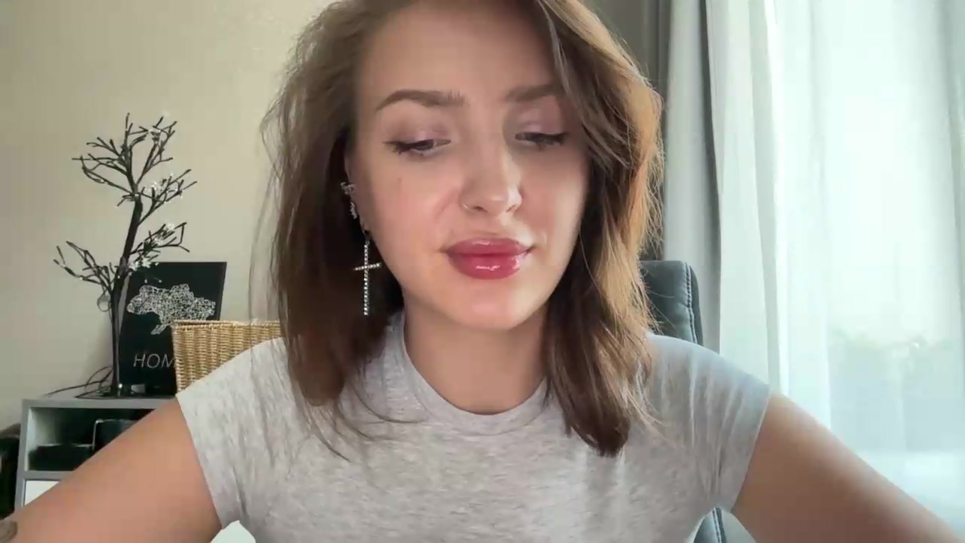 Gallery image thumbnail from Di_Pearl's myfreecams stream on, 08/07/2026, 13:13 image 12 of 20
