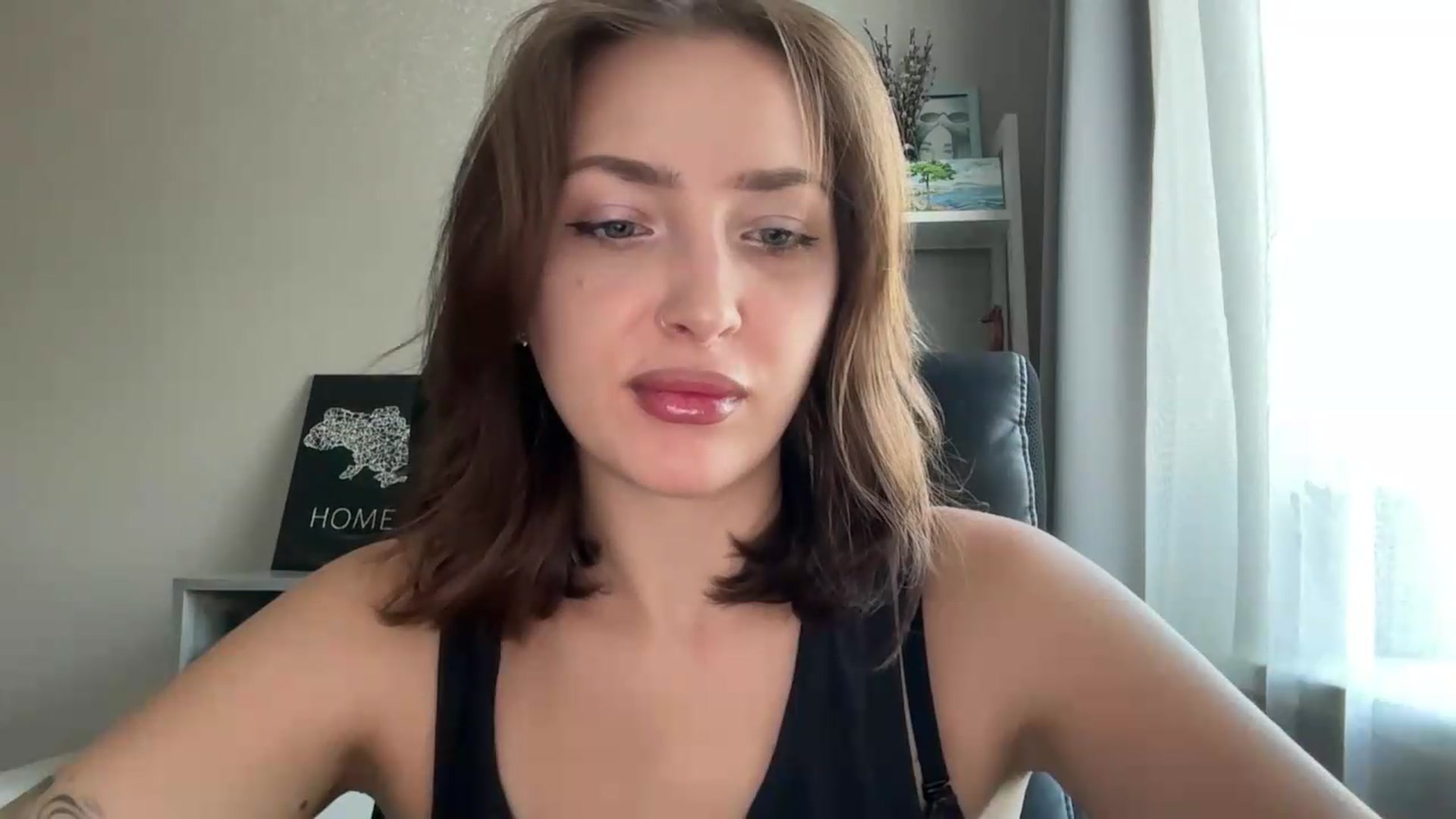 Gallery image thumbnail from Di_Pearl's myfreecams stream on, 08/09/2026, 15:08 image 5 of 20