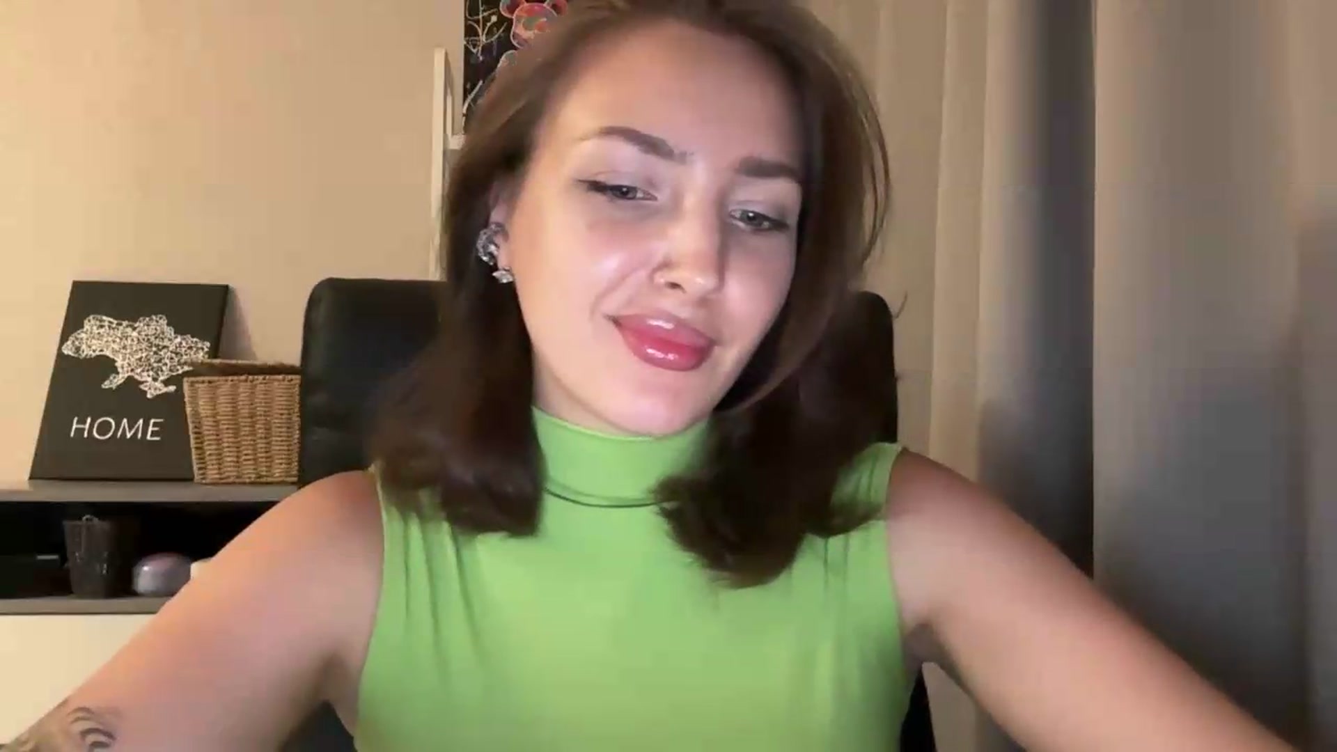 Gallery image thumbnail from Di_Pearl's myfreecams stream on, 08/09/2026, 22:38 image 2 of 20