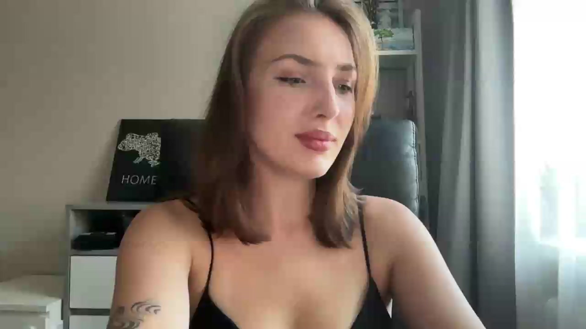 Gallery image thumbnail from Di_Pearl's myfreecams stream on, 08/11/2026, 13:18 image 14 of 20