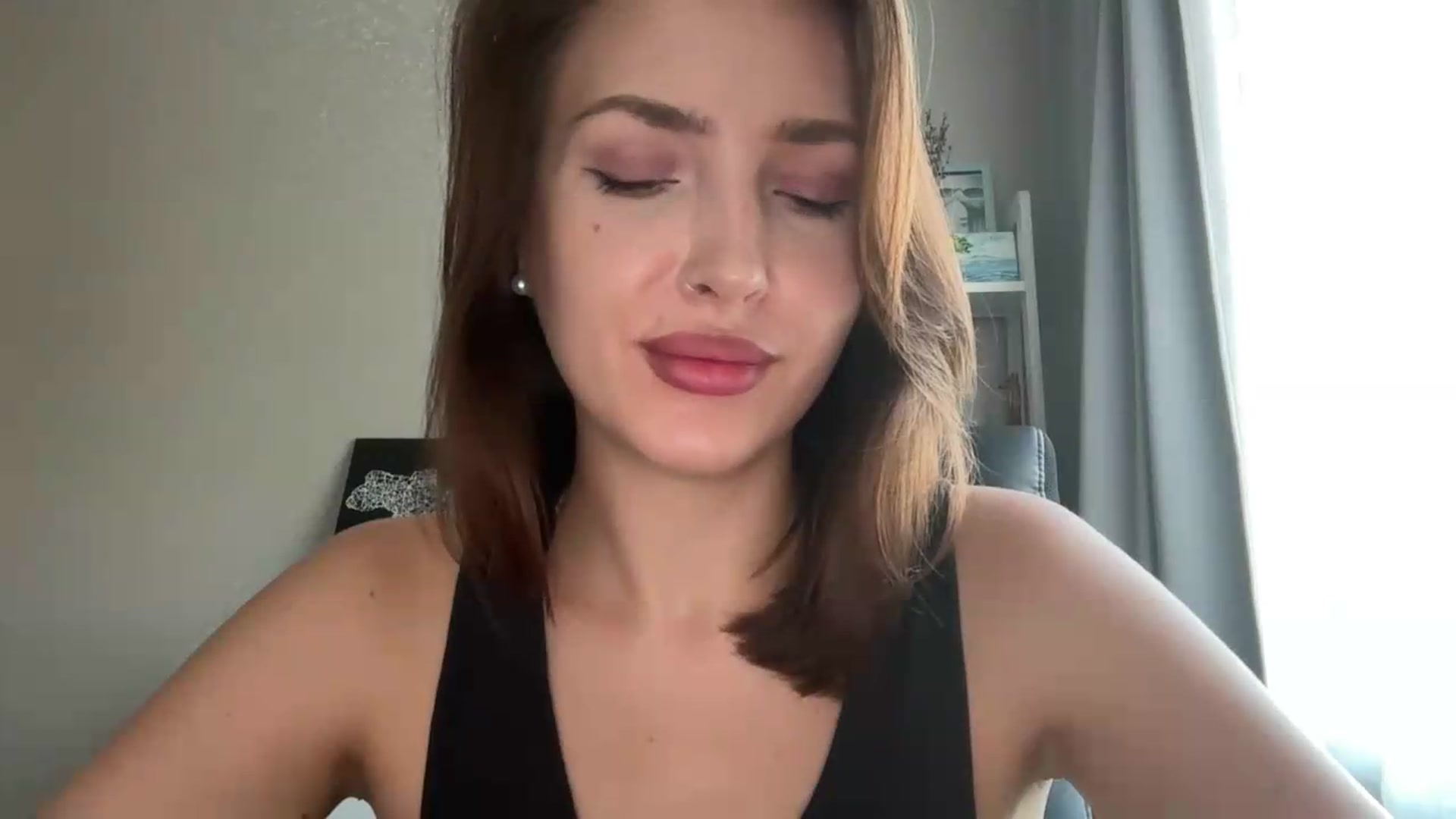 Gallery image thumbnail from Di_Pearl's myfreecams stream on, 08/11/2026, 15:04 image 11 of 20