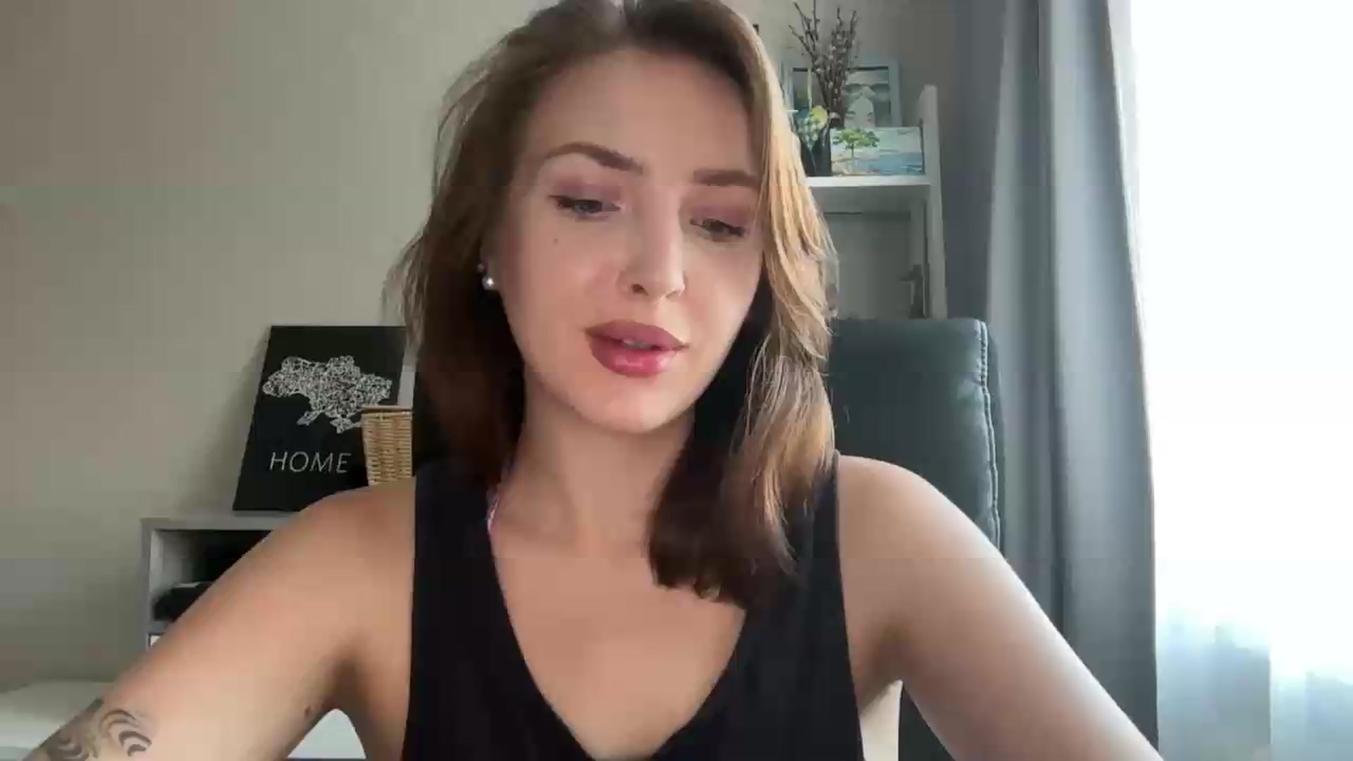 Gallery image thumbnail from Di_Pearl's myfreecams stream on, 08/11/2026, 15:04 image 1 of 20